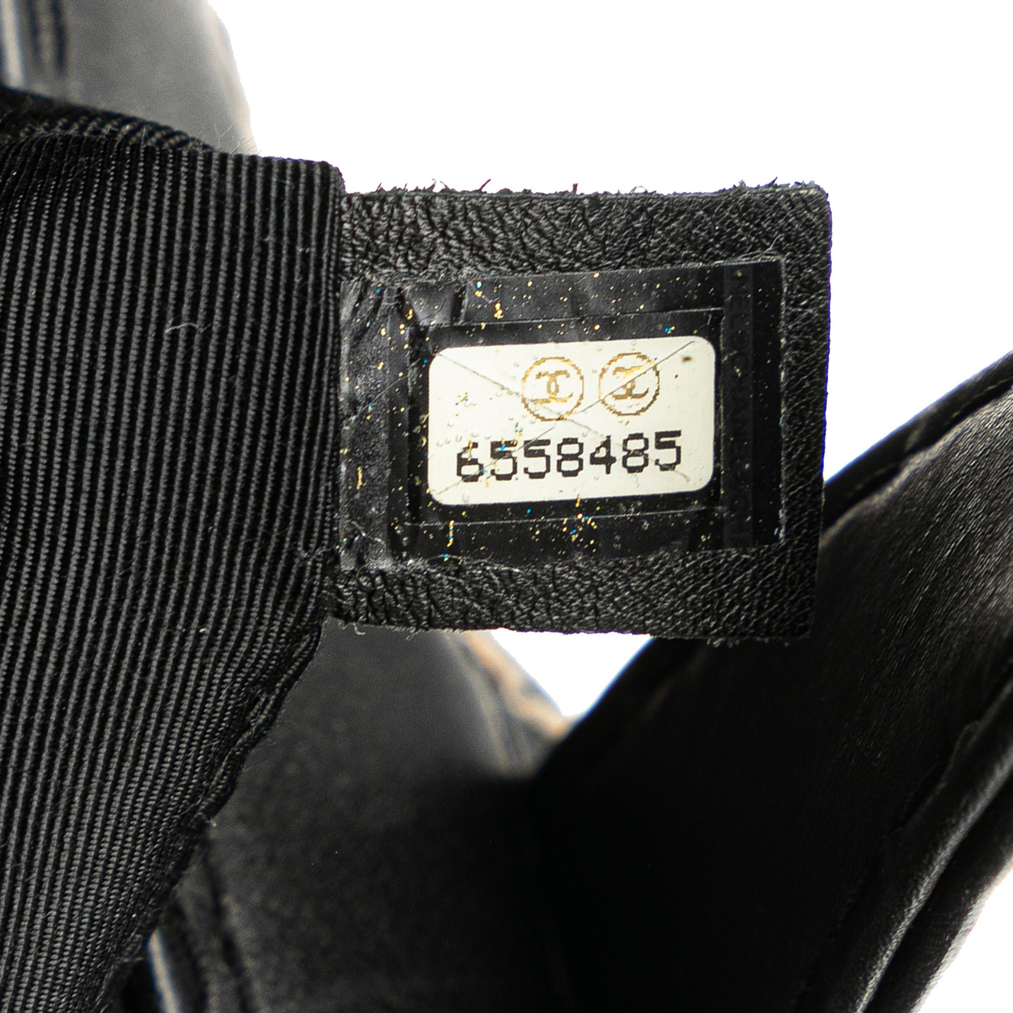 Chanel CC Wild Stitch Lambskin Handbag (SHG-GFLpJL)