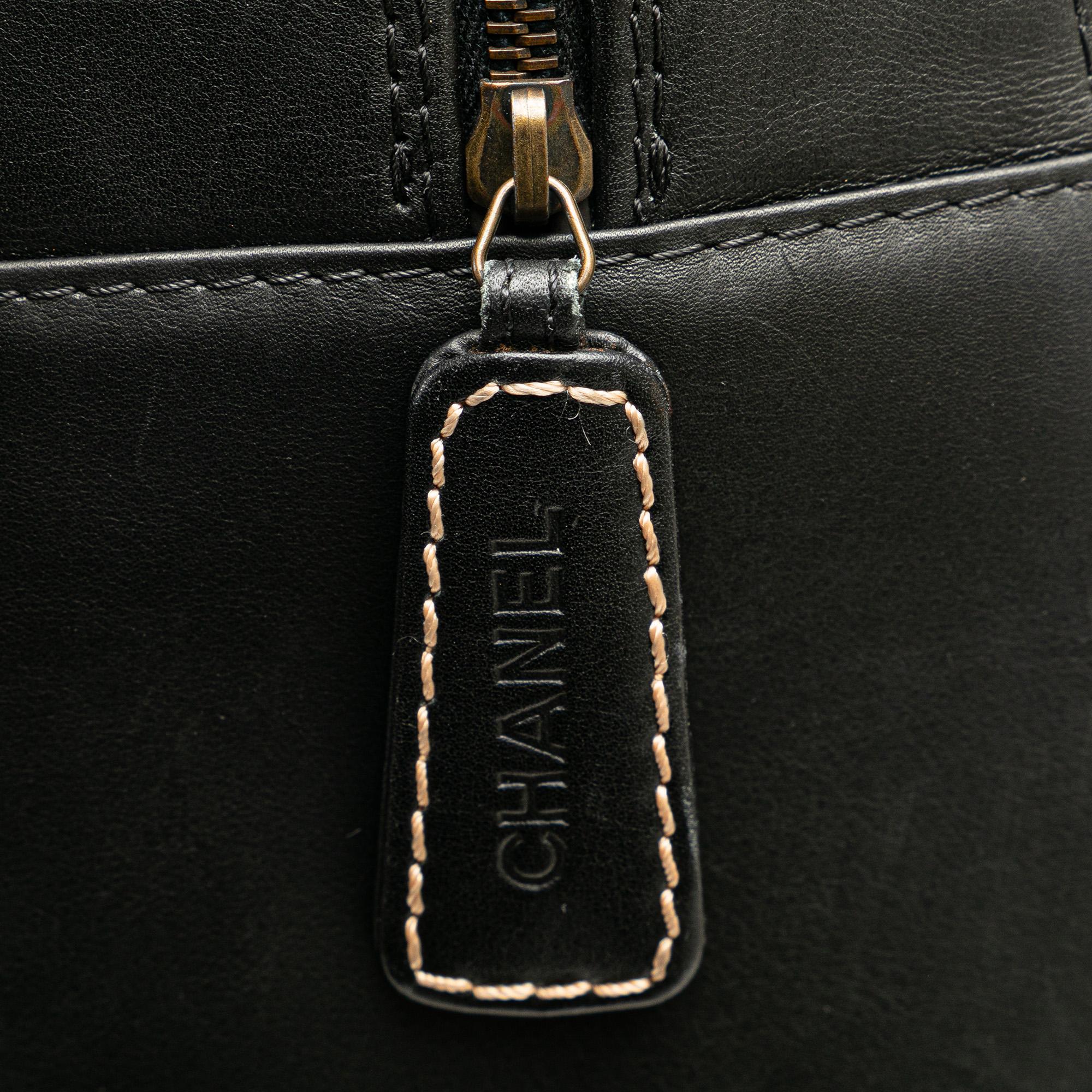 Chanel CC Wild Stitch Lambskin Handbag (SHG-GFLpJL)