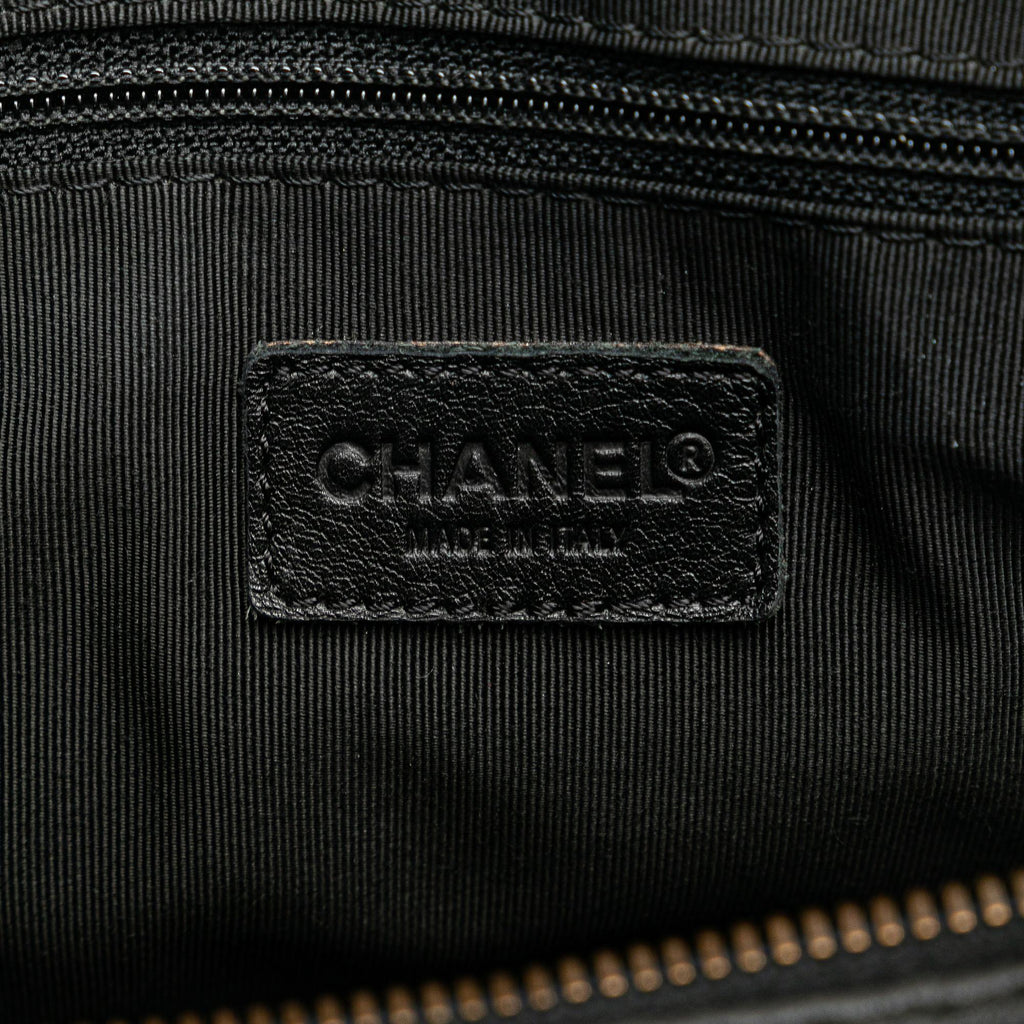 Chanel CC Wild Stitch Lambskin Handbag (SHG-GFLpJL)