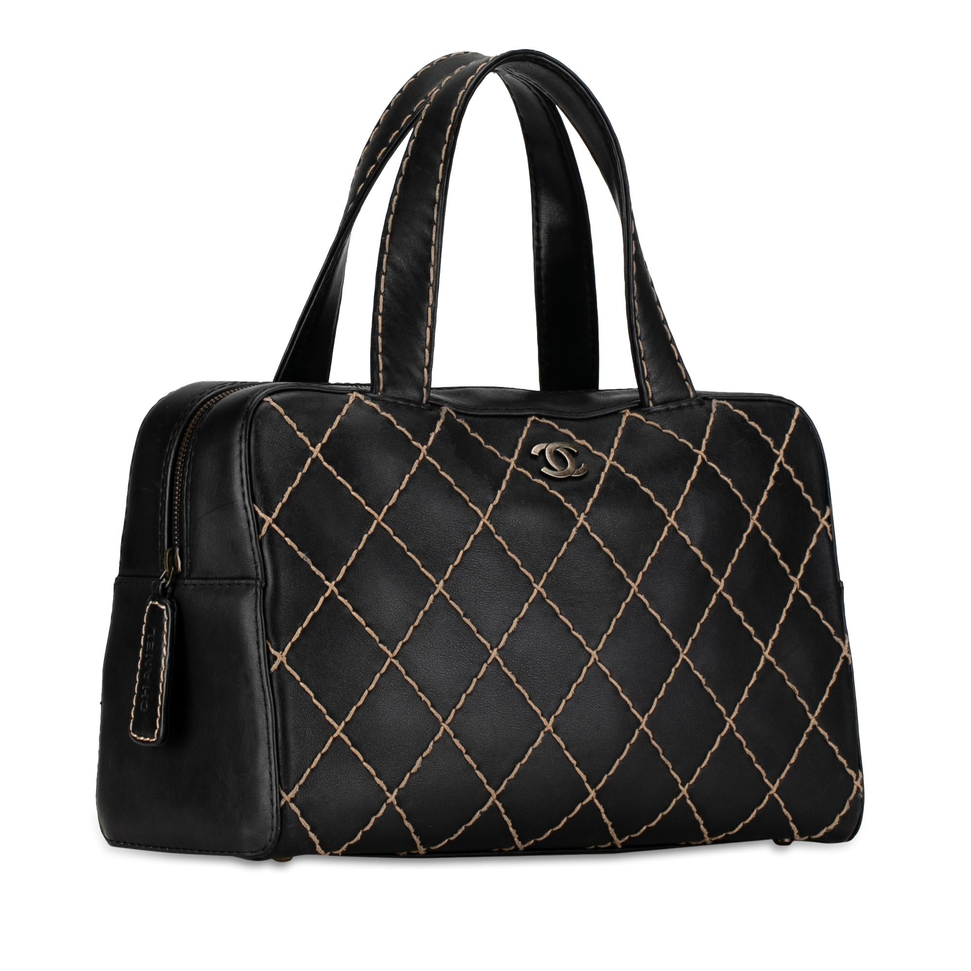 Chanel CC Wild Stitch Lambskin Handbag (SHG-GFLpJL)