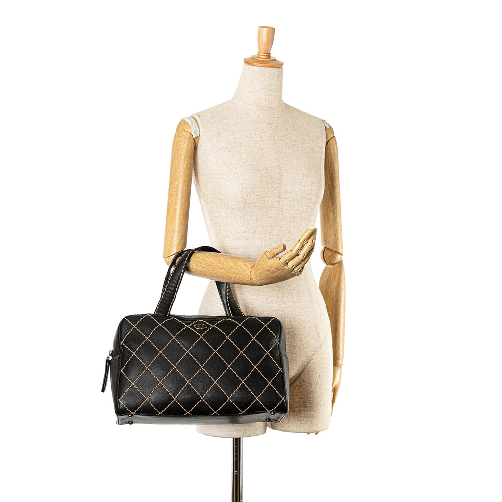 Chanel CC Wild Stitch Lambskin Handbag (SHG-PztZdy)