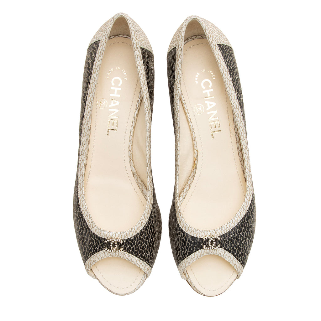 Chanel Calfskin Fishnet Pearl CC Peep Toe Pumps - Size 8.5 / 38.5 (SHF-vEnp7b)