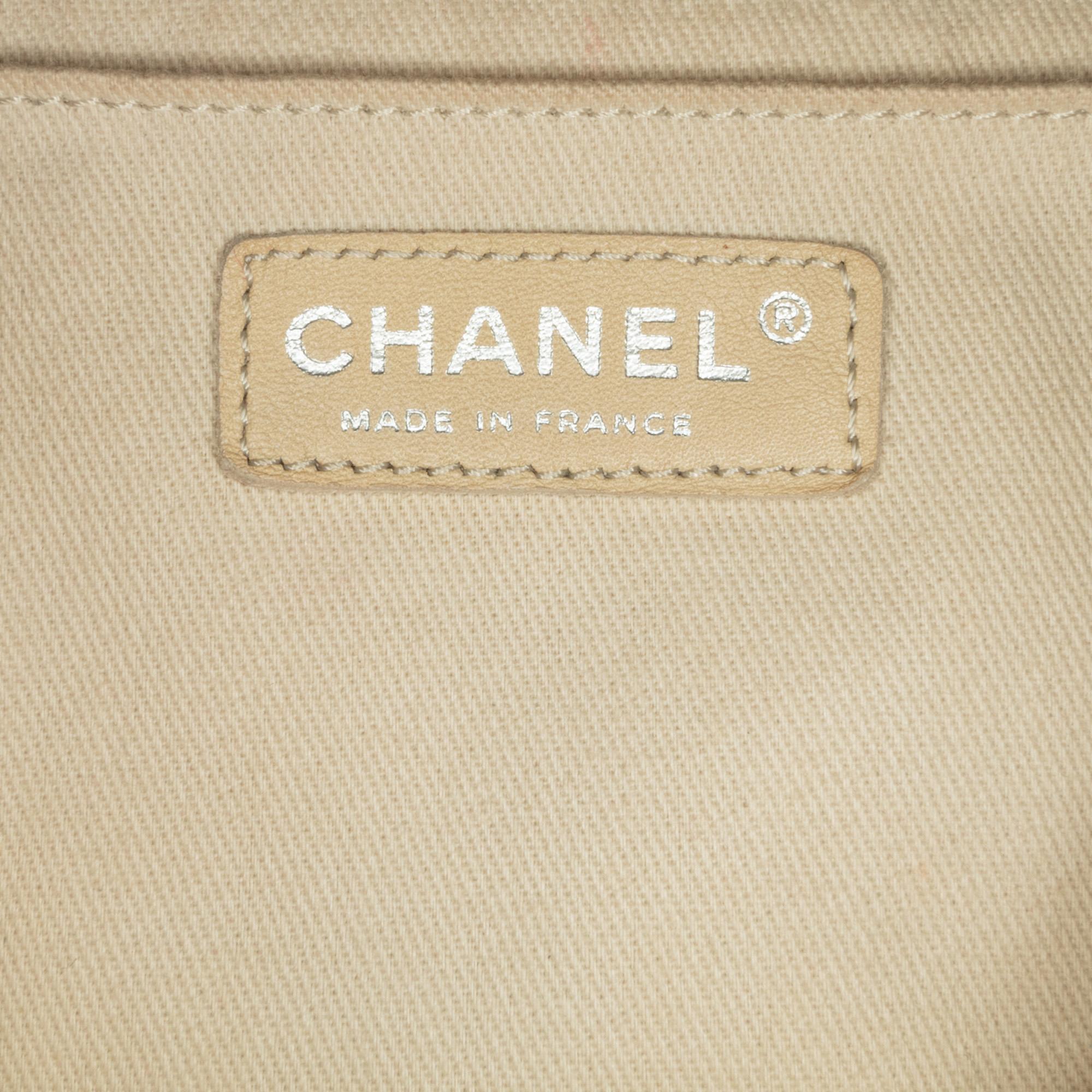 Chanel Calfskin In The Business Flap (SHG-qph0Di)