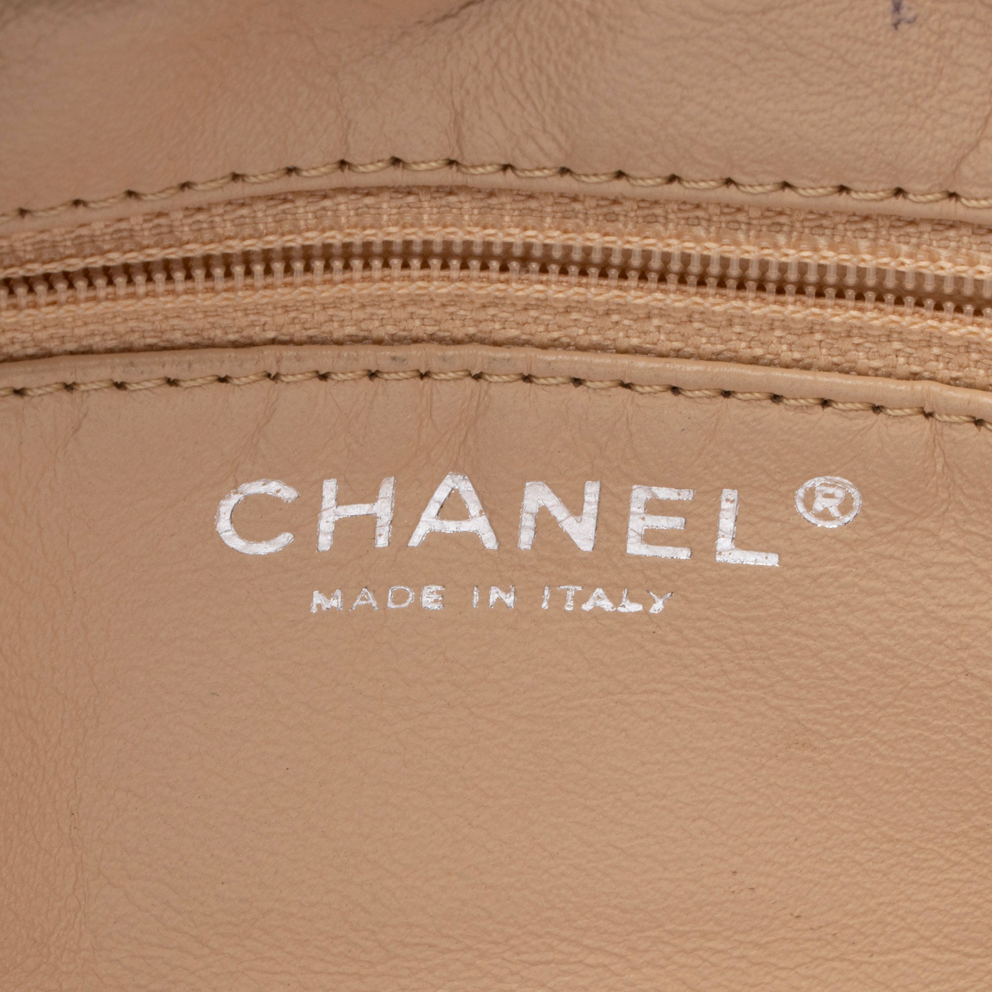 Chanel Calfskin Modern Chain CC Large Tote (SHF-PQHhp1)