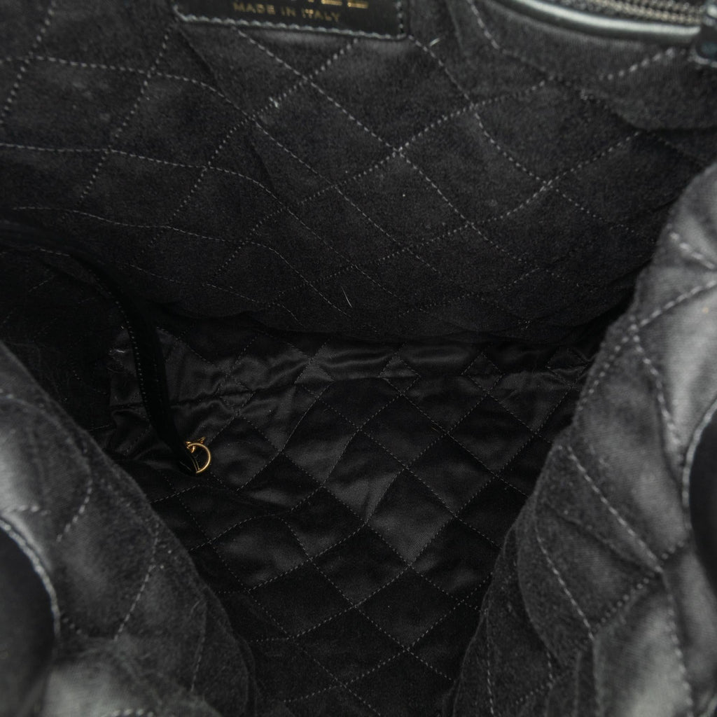 Chanel Calfskin Quilted 22 Backpack (SHG-TXZEKc)