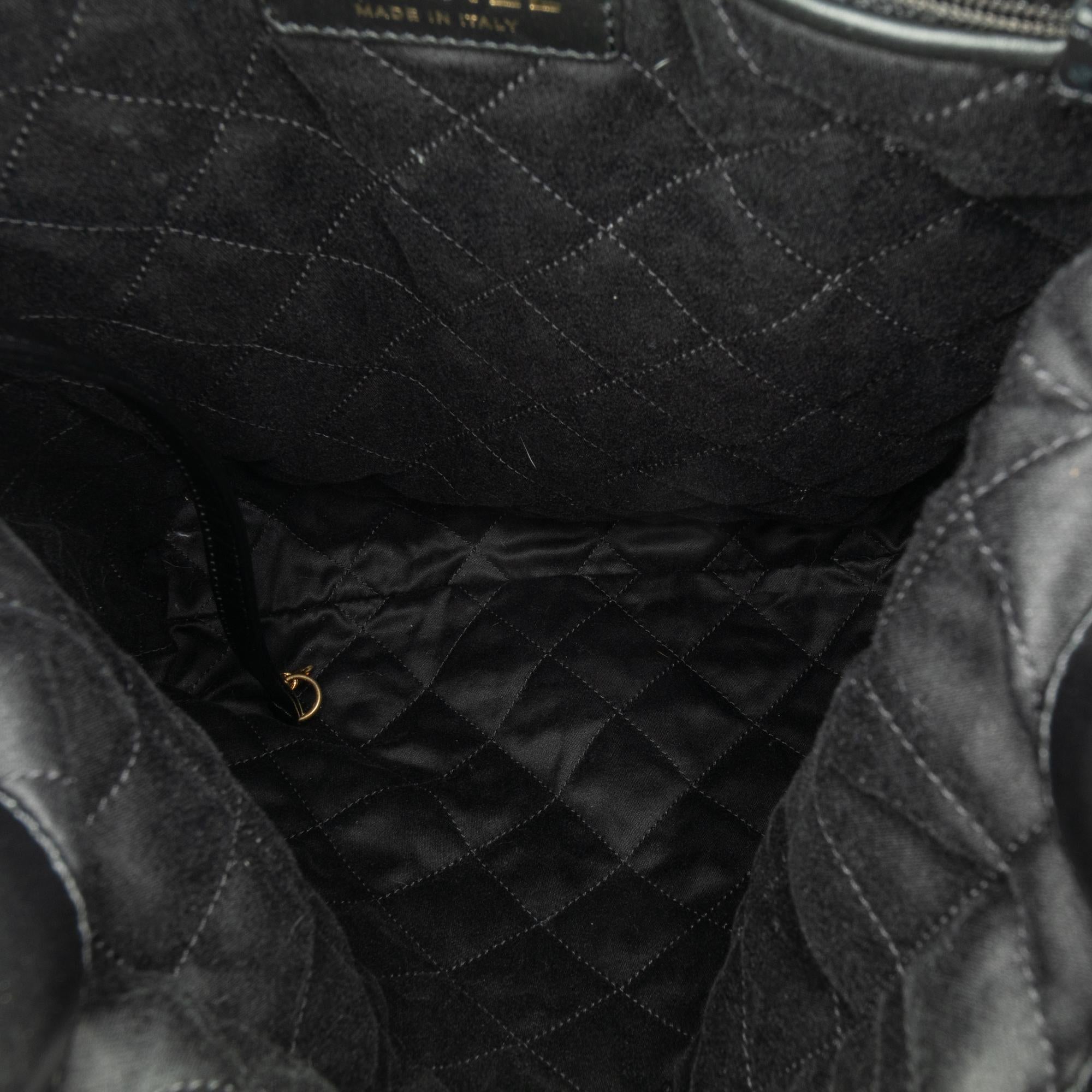 Chanel Calfskin Quilted 22 Backpack (SHG-TXZEKc)