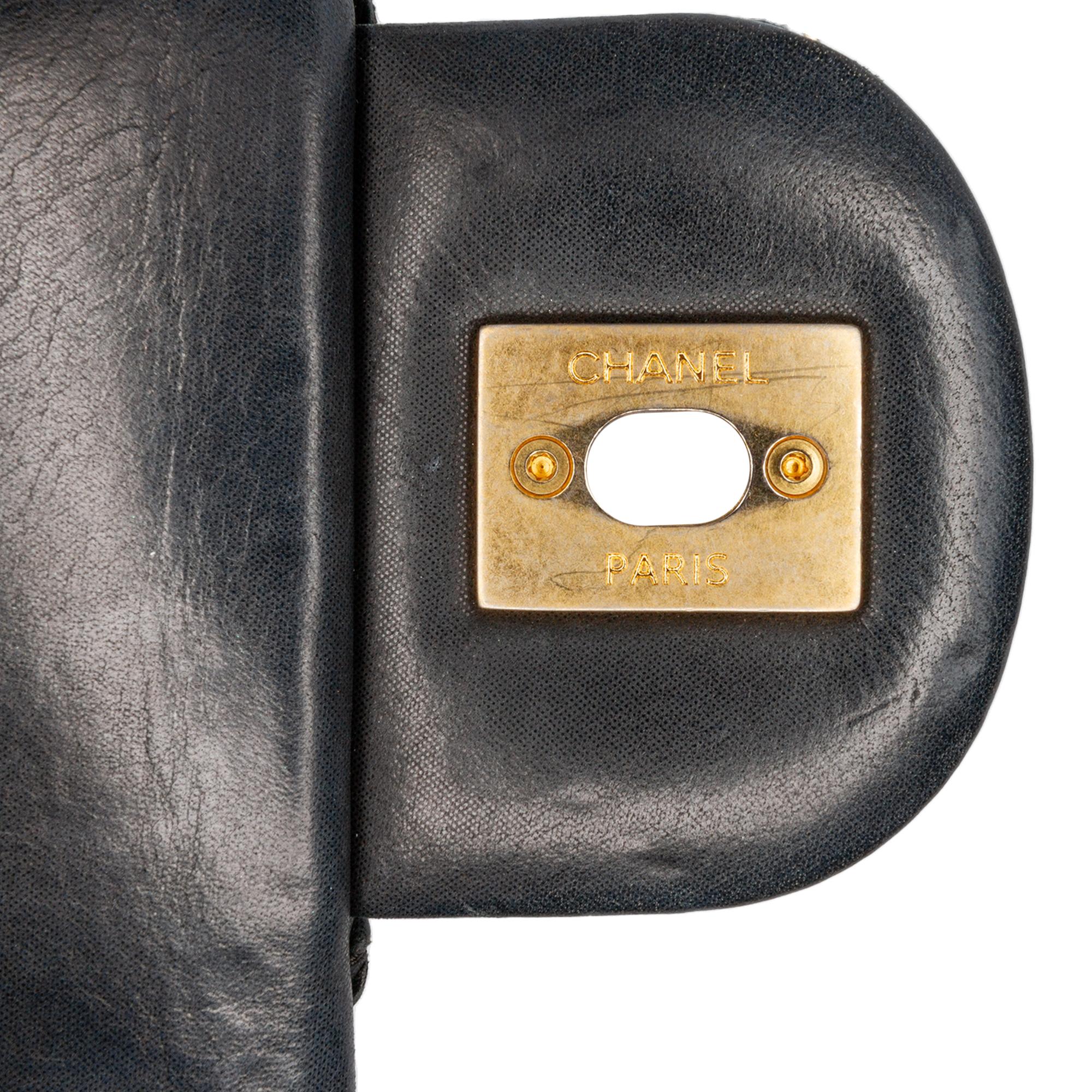Chanel Calfskin Ultra Stitch Heart Flap (SHG-PLWR1B)