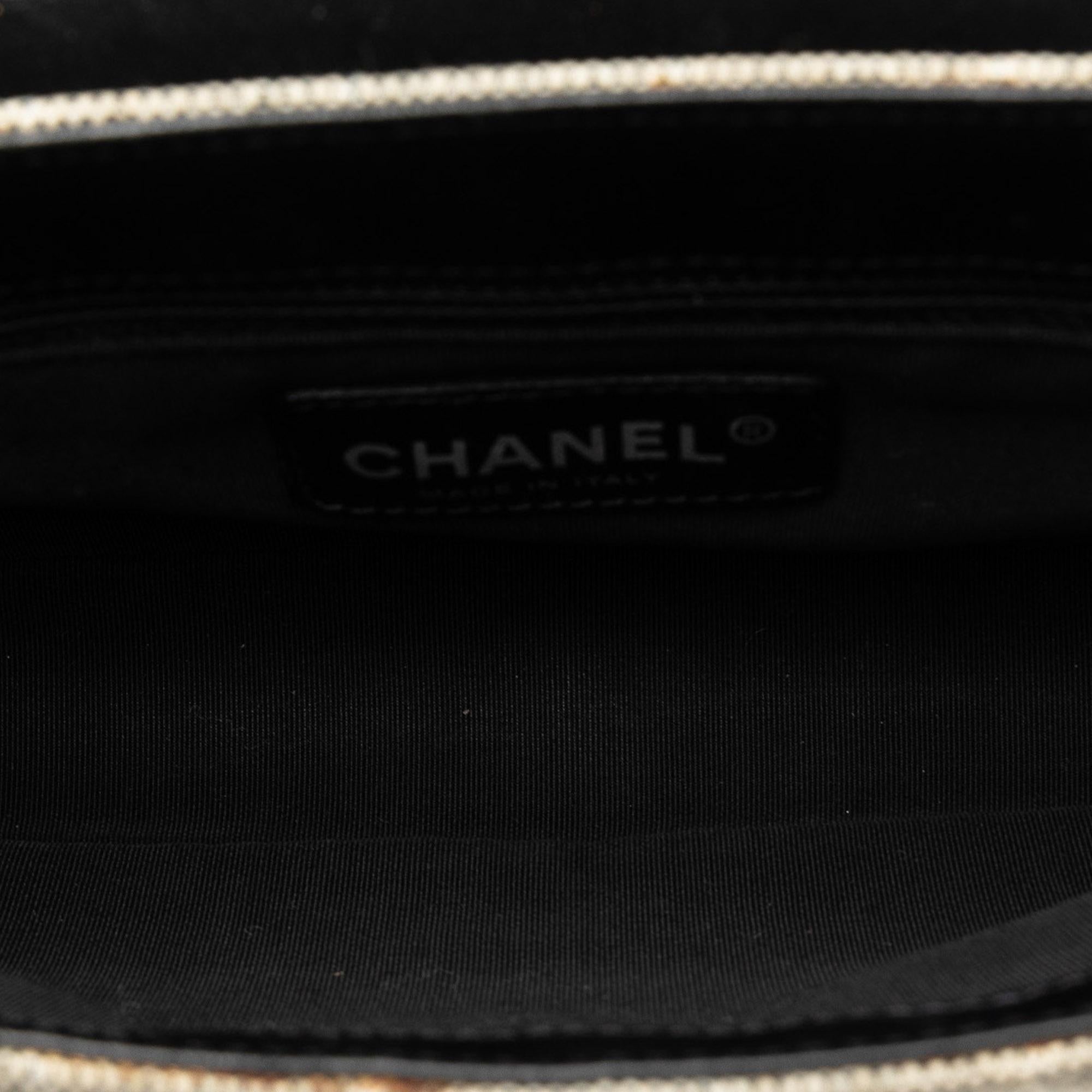Chanel Camellia Cc No. 5 Baguette (SHG-5NQaai)