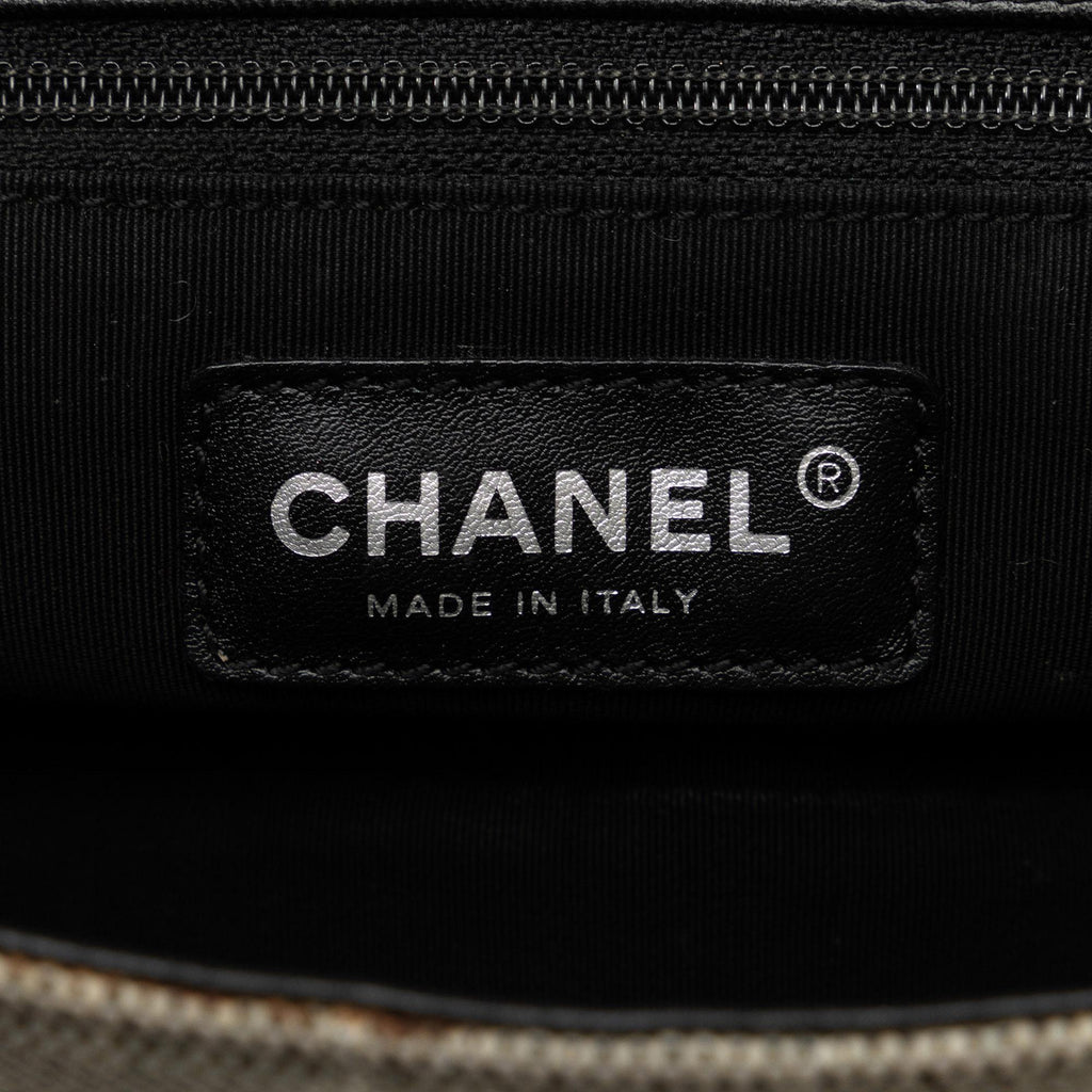 Chanel Camellia Cc No. 5 Baguette (SHG-5NQaai)