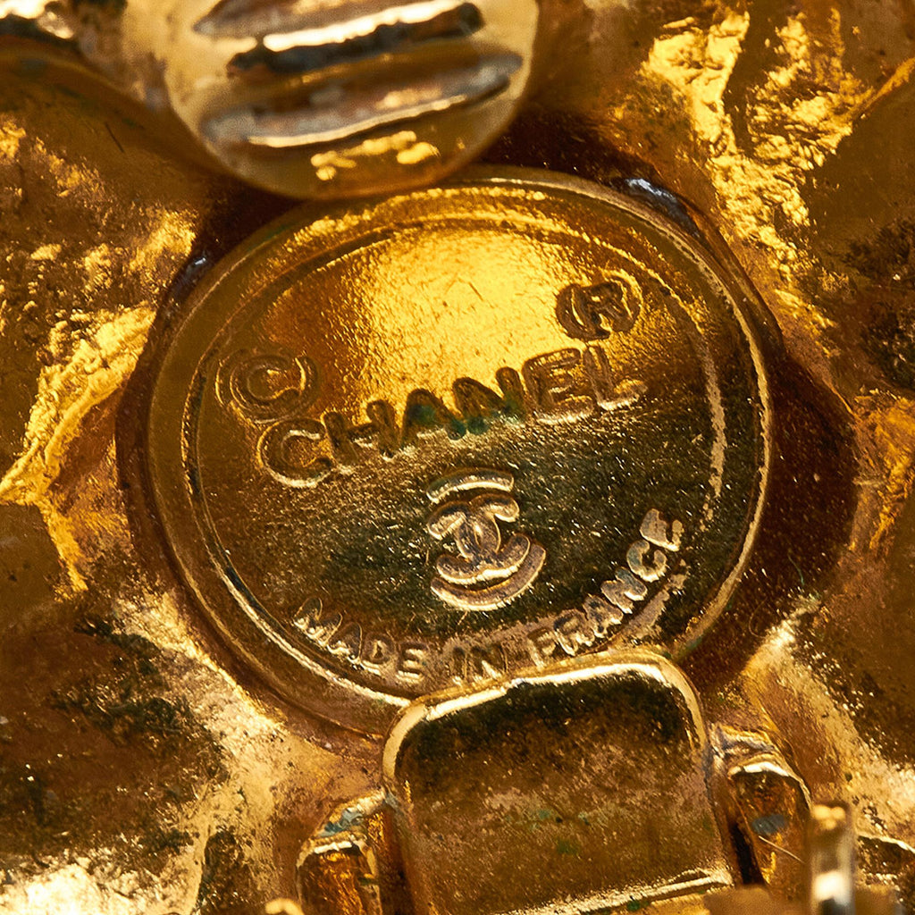 Chanel Camellia Clip-on Earrings (SHG-7HbHC5)