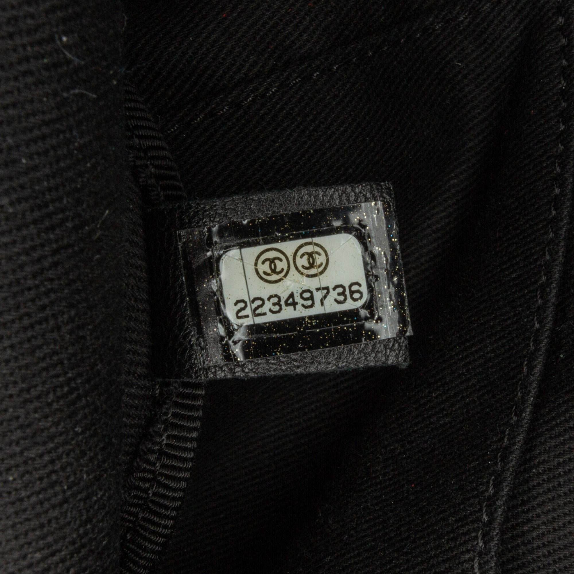Chanel Canvas And Rubber Airlines Round Crossbody (SHG-JtvBer)