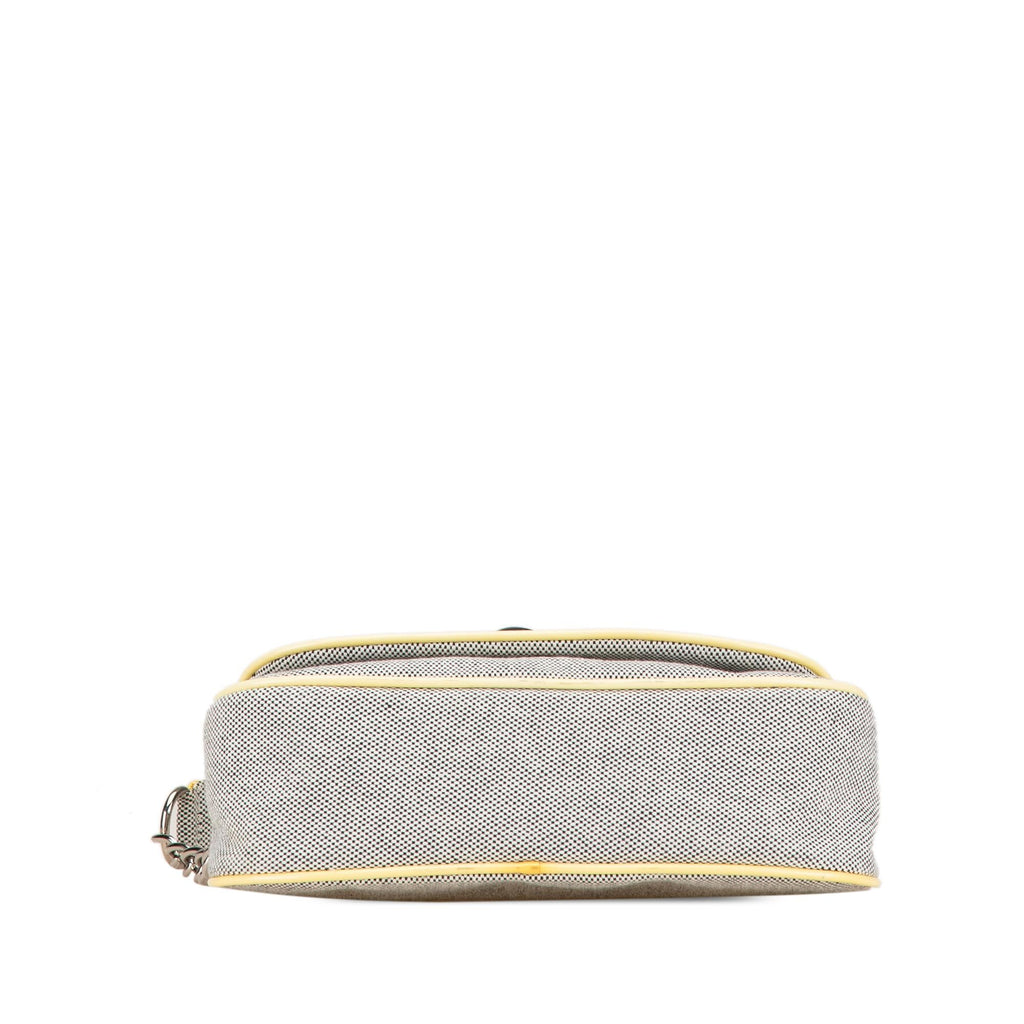 Chanel Canvas Camellia CC No. 5 Shoulder Bag (SHG-SFusP9)
