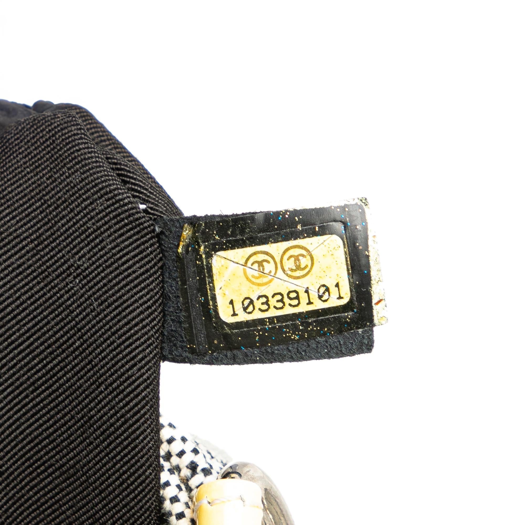 Chanel Canvas Camellia CC No. 5 Shoulder Bag (SHG-SFusP9)