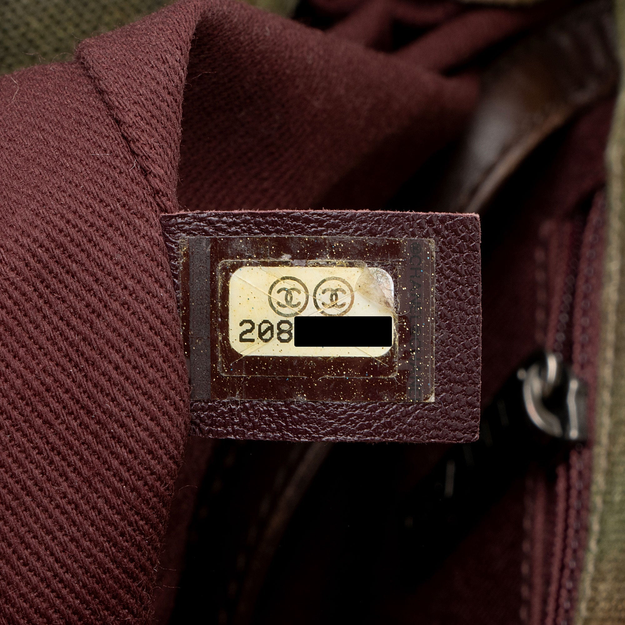 Chanel Canvas On The Pavements CC Messenger Bag (SHF-kA4nOX)