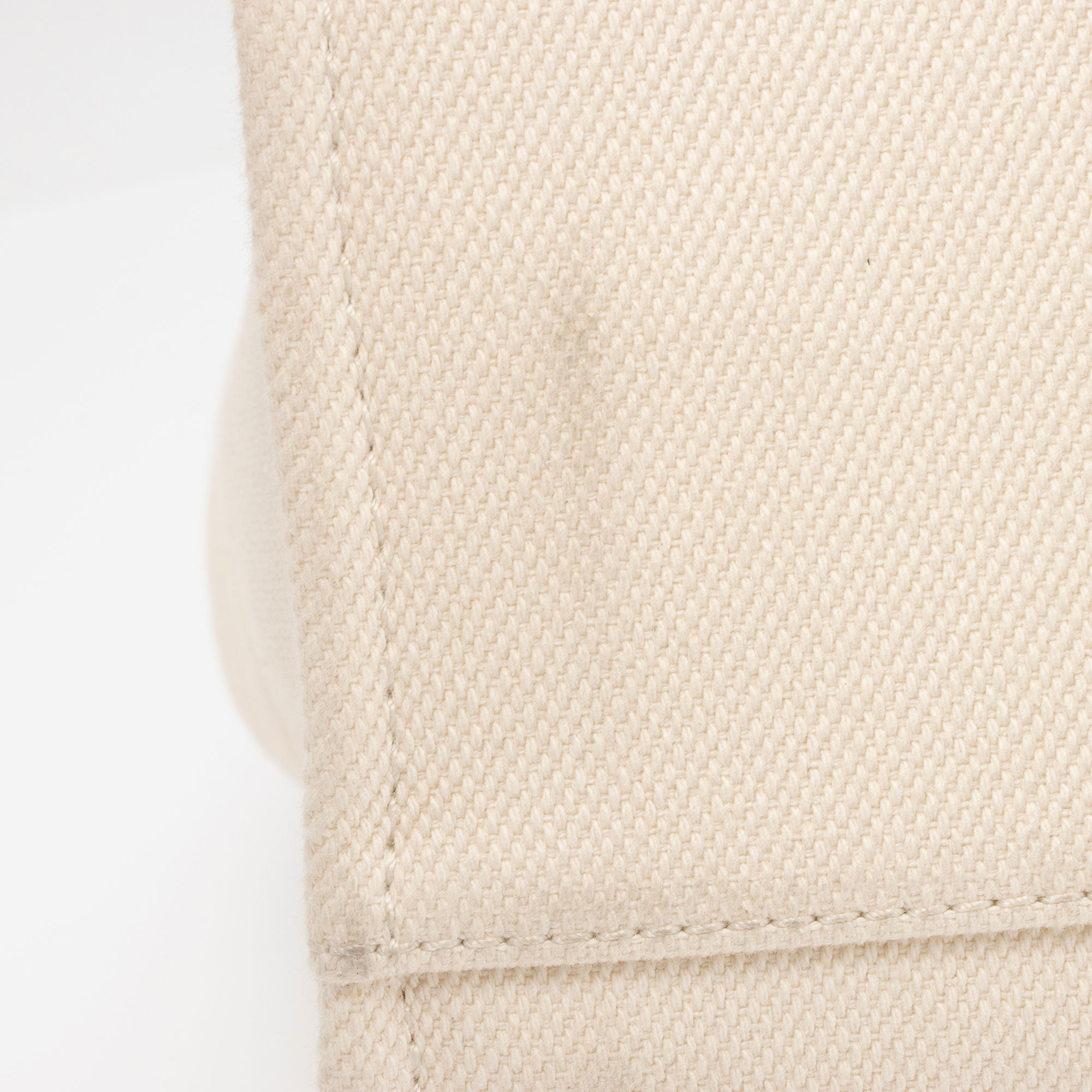 Chanel Canvas Pearl Deauville Medium Tote (SHF-Hmgrlc)