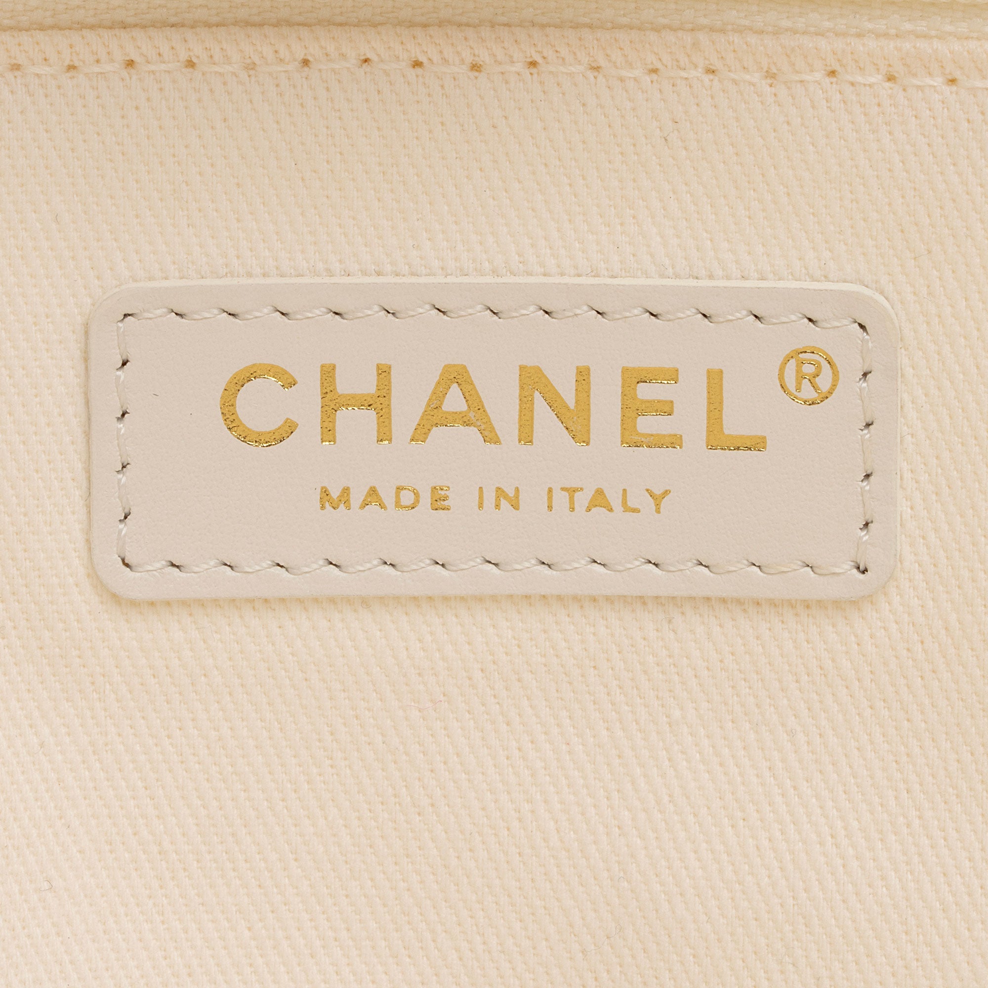 Chanel Canvas Pearl Deauville Medium Tote (SHF-Hmgrlc)