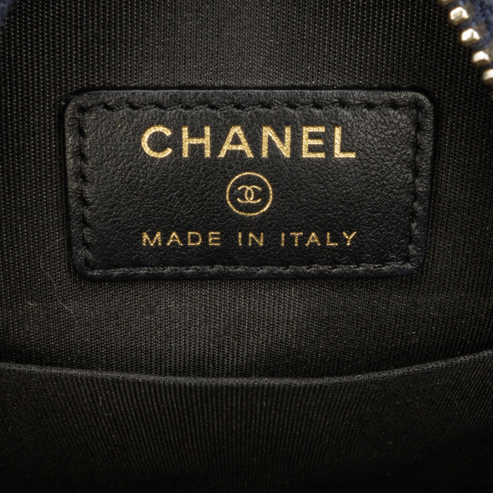 Chanel Caviar CC Filigree Round Crossbody Bag (SHG-ai93Fn)