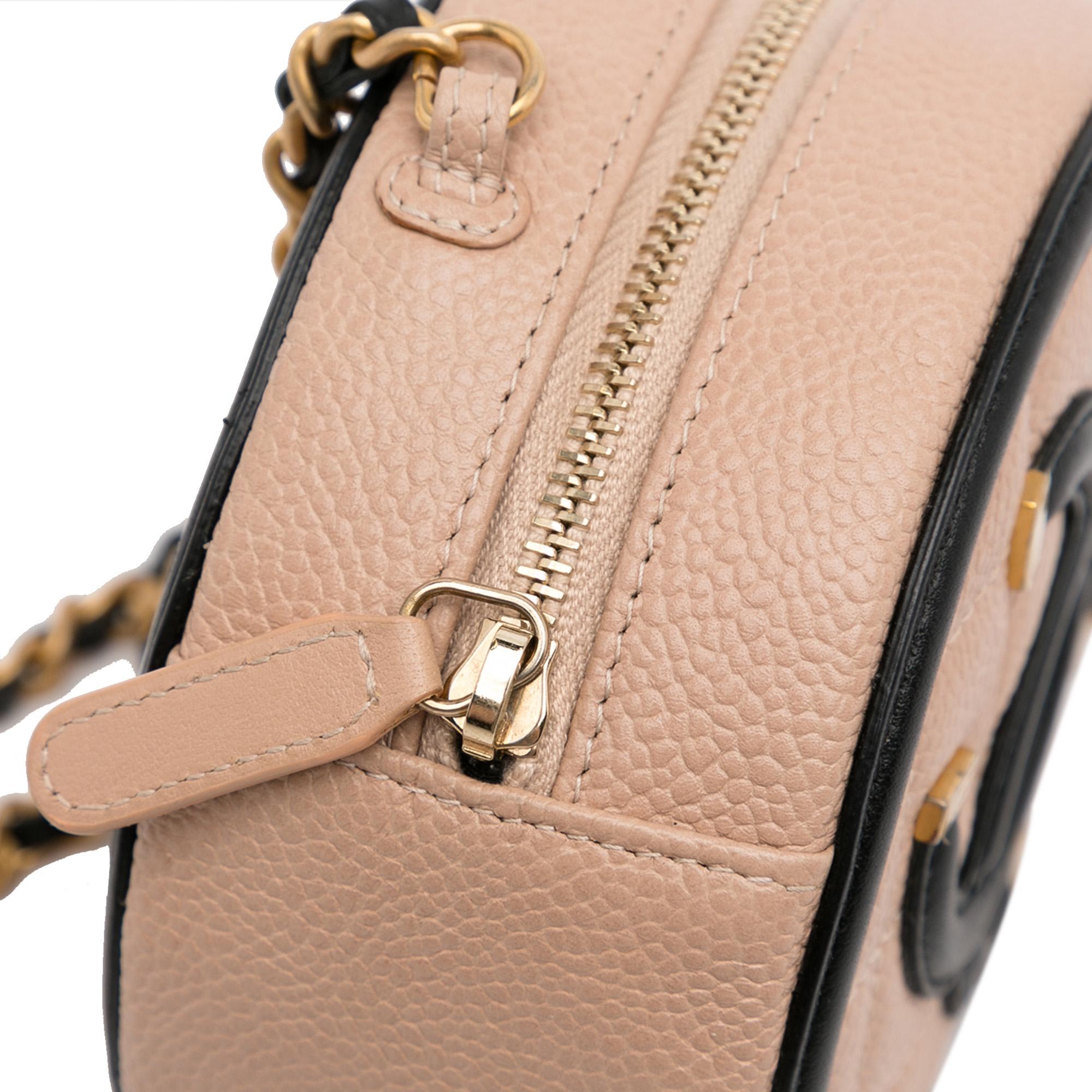 Chanel Caviar CC Filigree Round Crossbody (SHG-gqaR43)