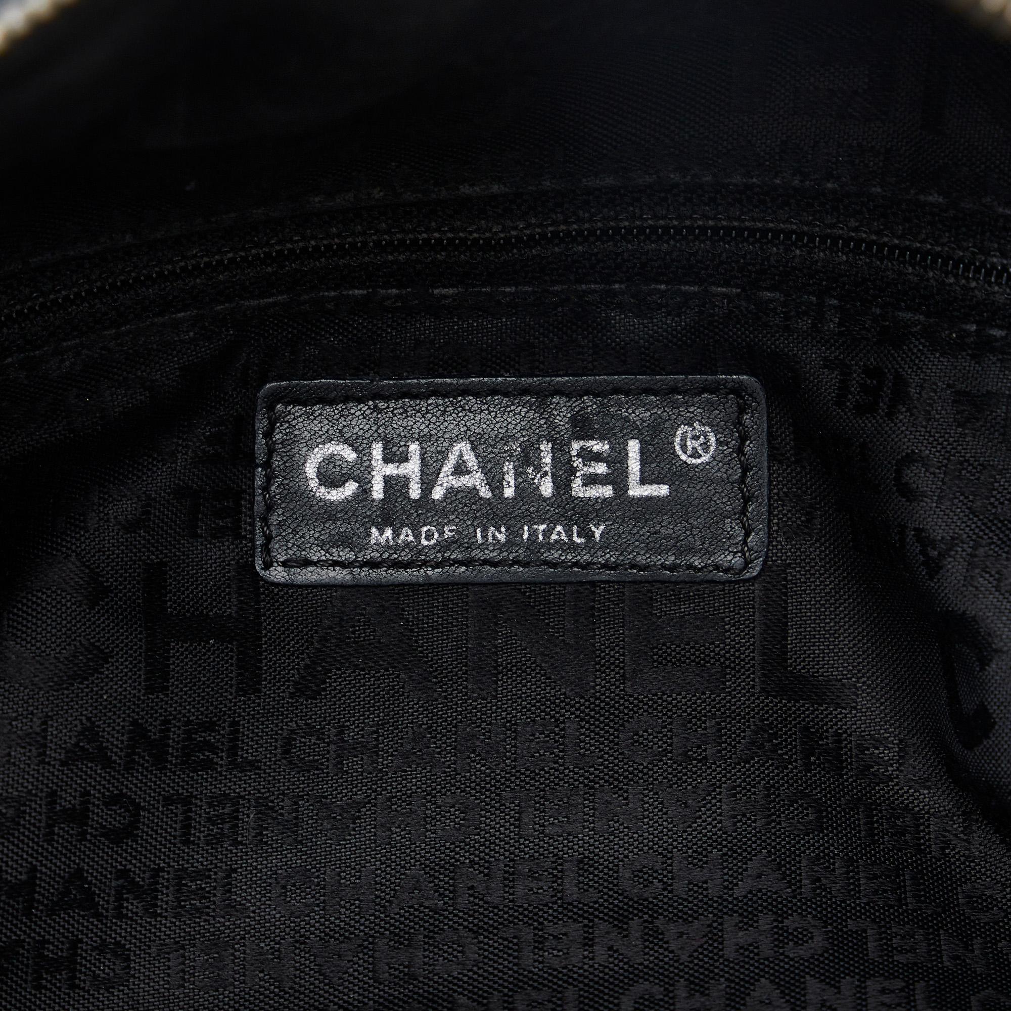 Chanel Caviar Choco Bar Shoulder Bag (SHG-UMhvEk)