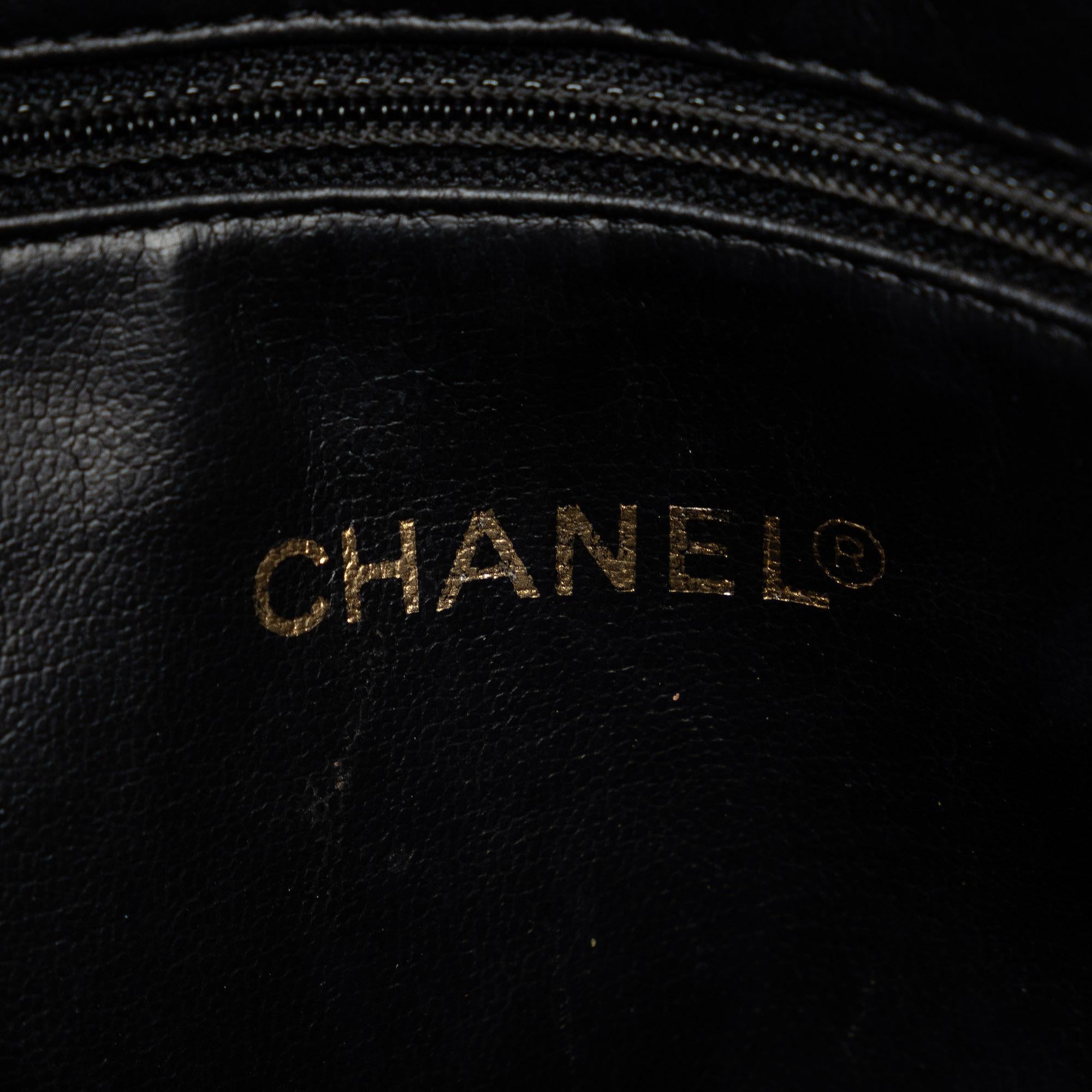 Chanel Caviar Front Pocket Chain Tote (SHG-XrkGWG)