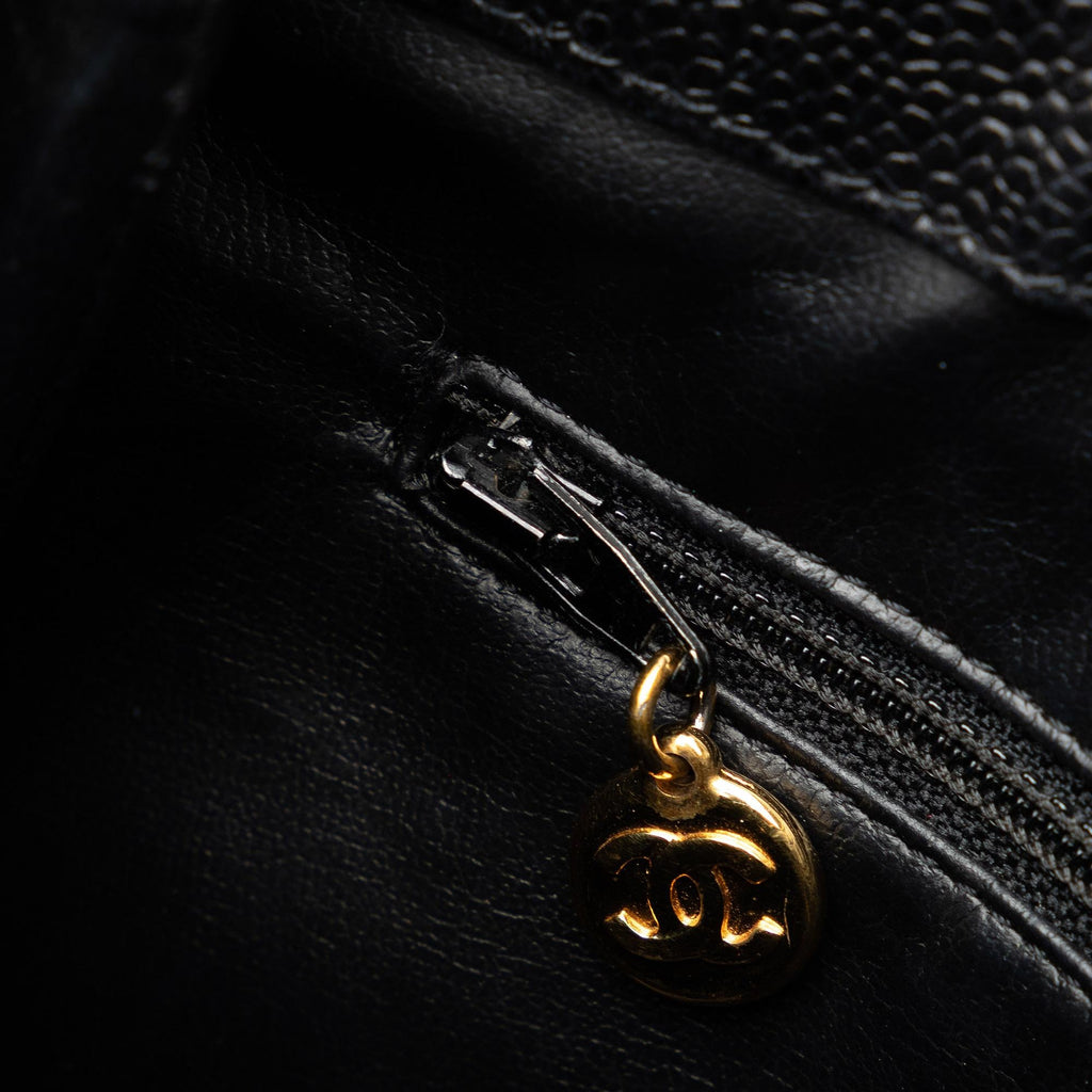 Chanel Caviar Front Pocket Chain Tote (SHG-XrkGWG)