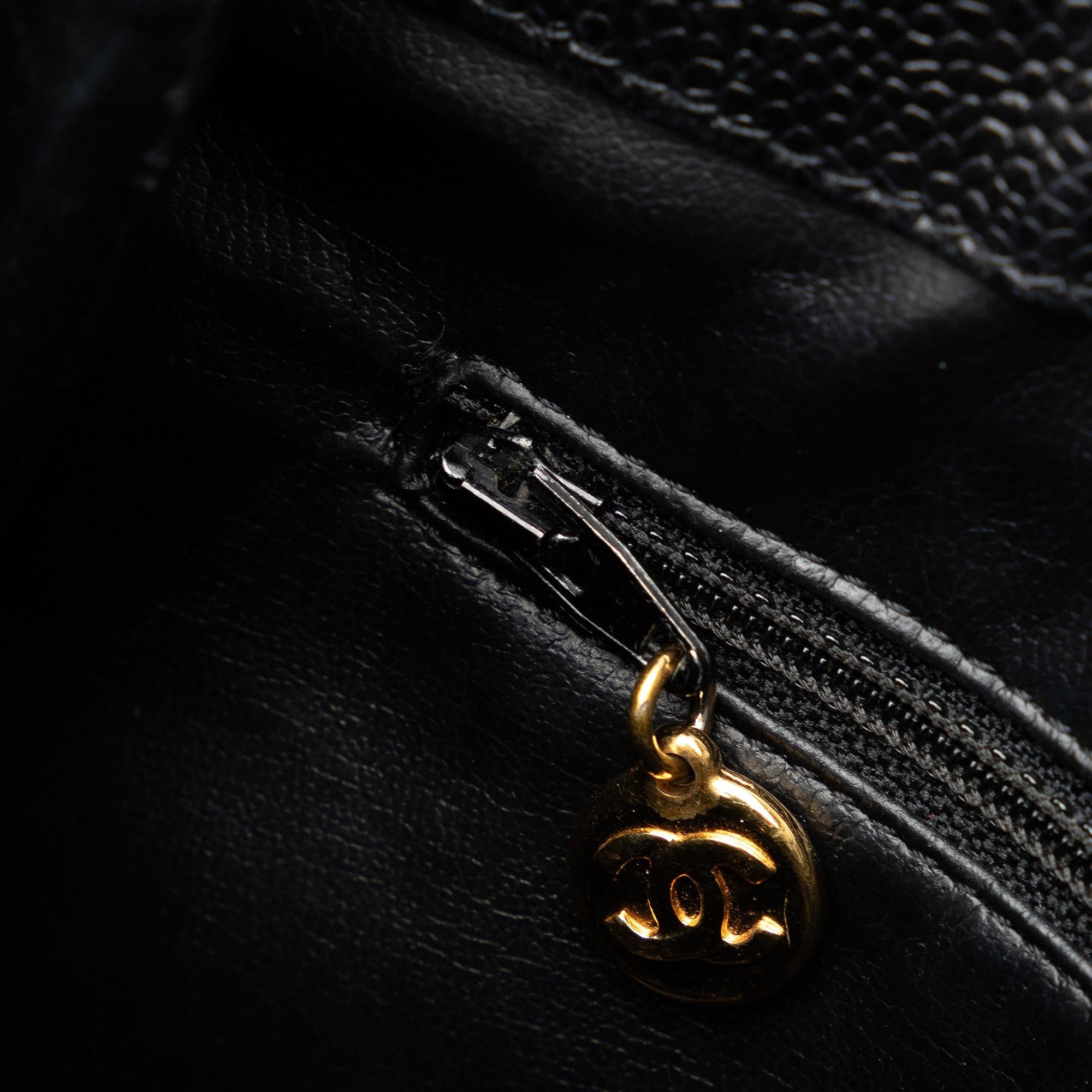 Chanel Caviar Front Pocket Chain Tote (SHG-XrkGWG)