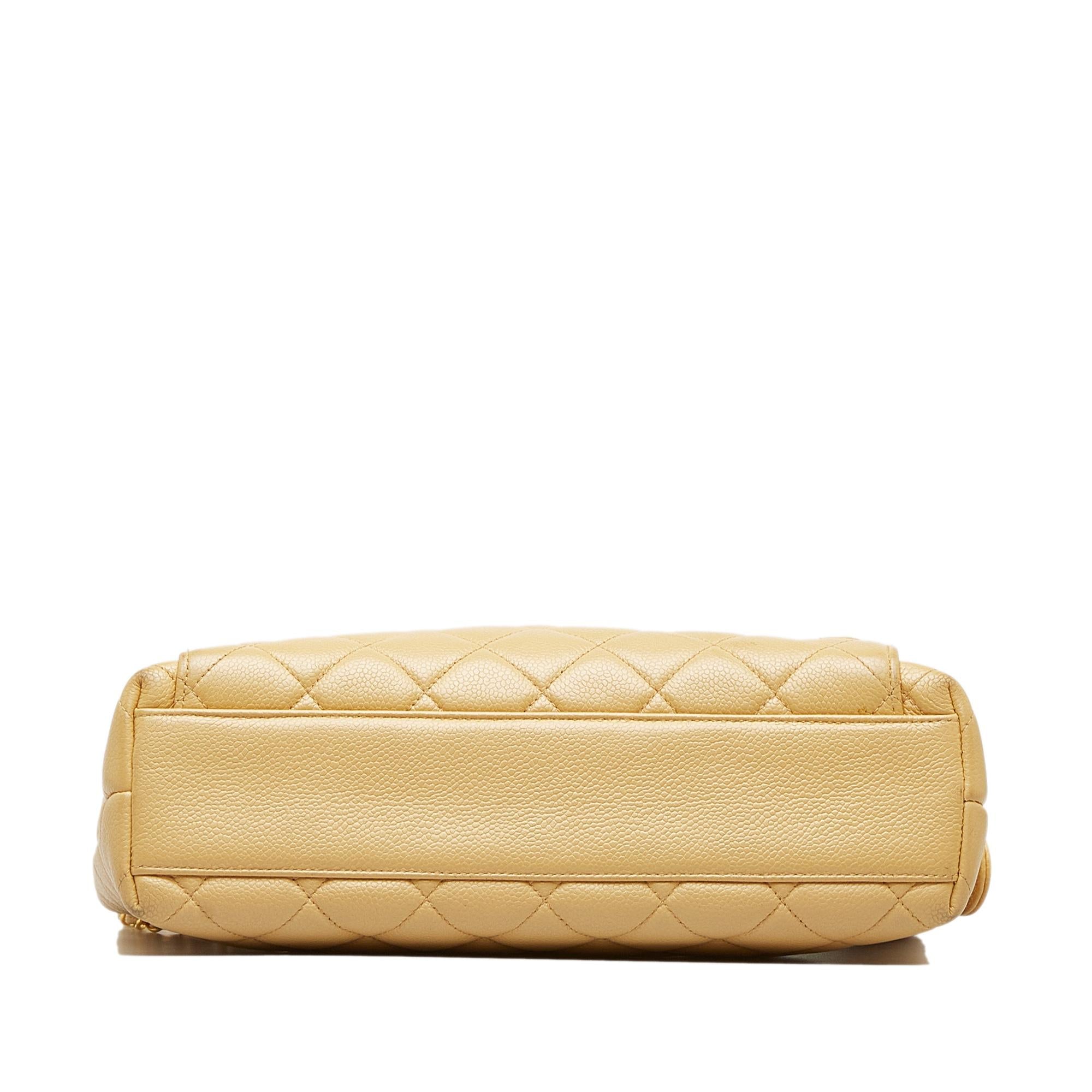 Chanel Caviar Front Pocket Shoulder Bag (SHG-pwata3)