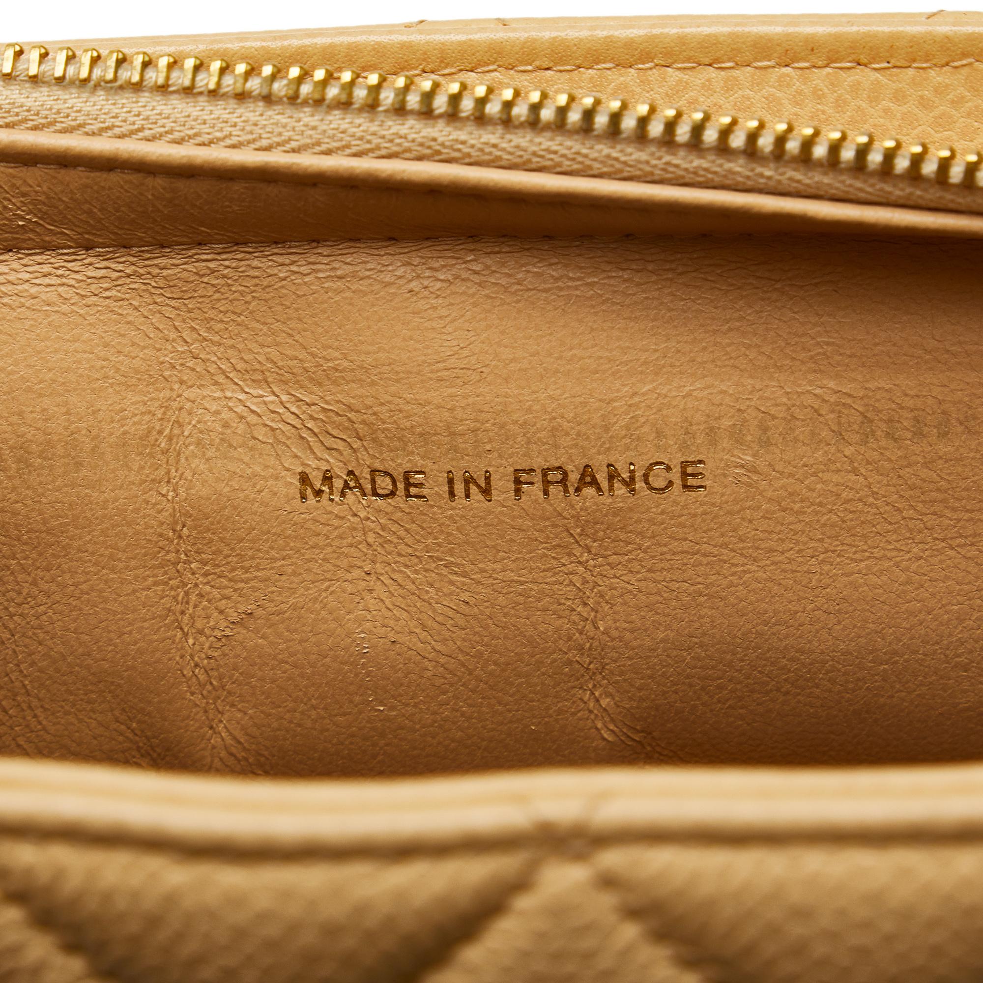 Chanel Caviar Front Pocket Shoulder Bag (SHG-pwata3)