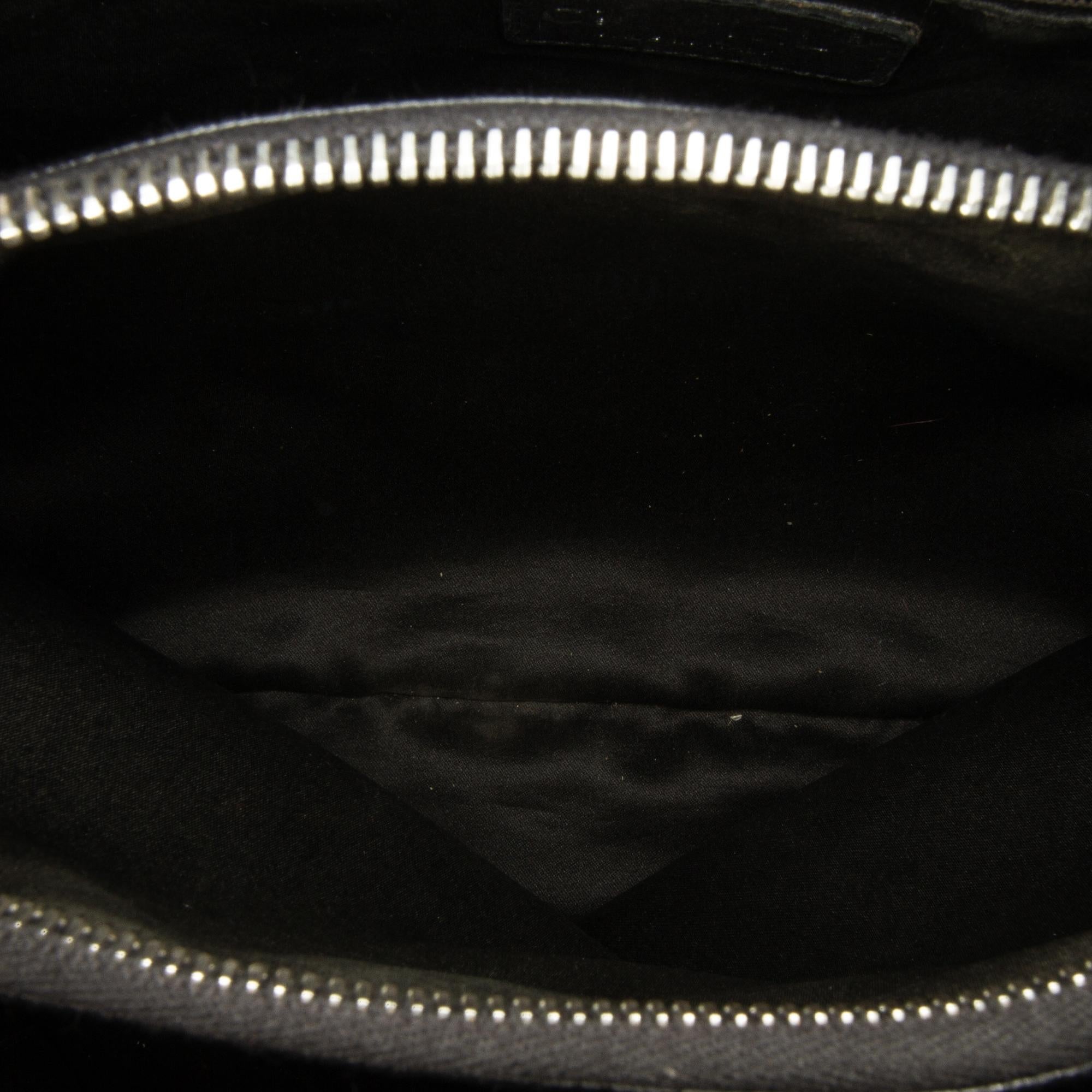 Chanel Caviar Grand Shopping Tote (SHG-rO3pnU)
