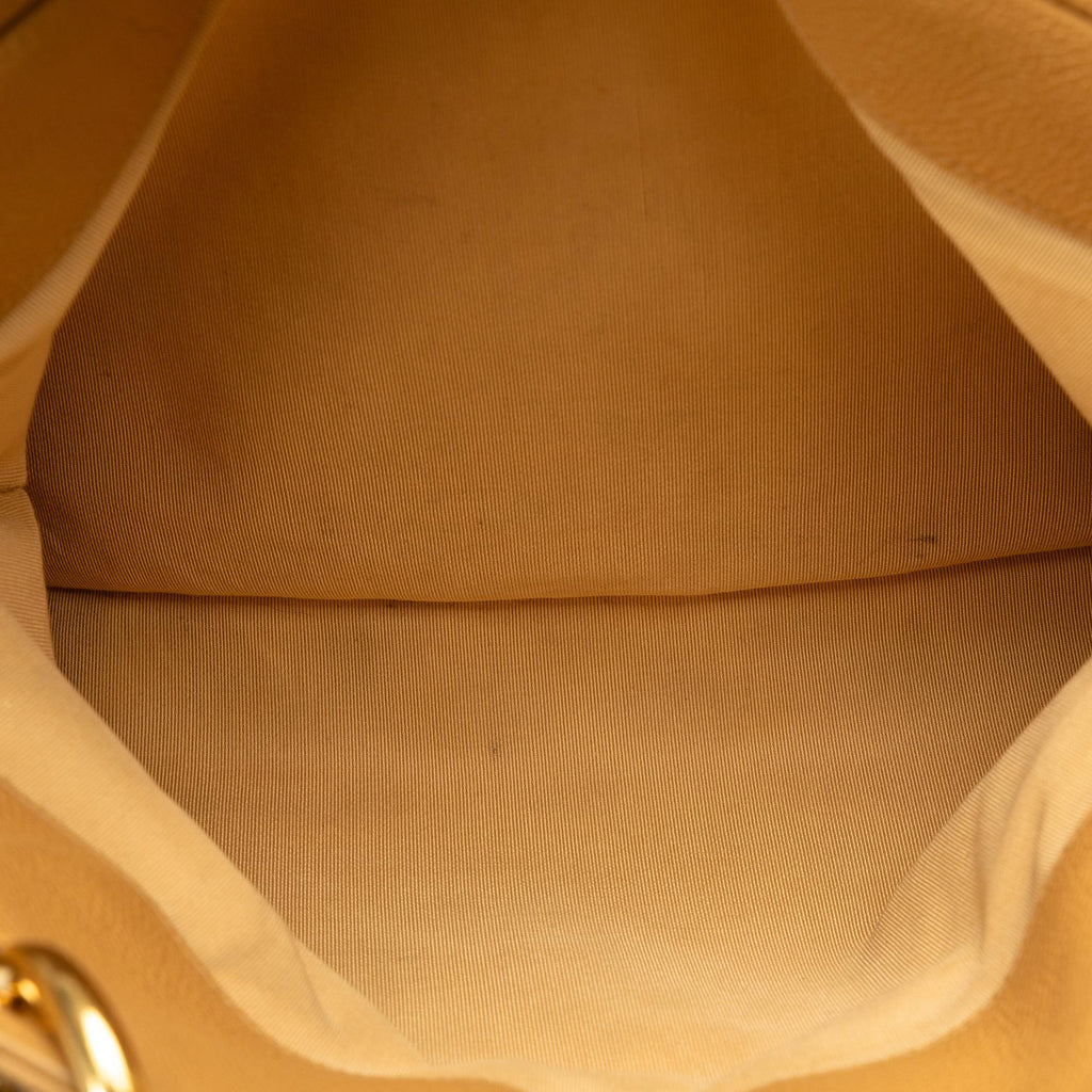 Chanel Caviar Grand Shopping Tote (SHG-ULSTyL)