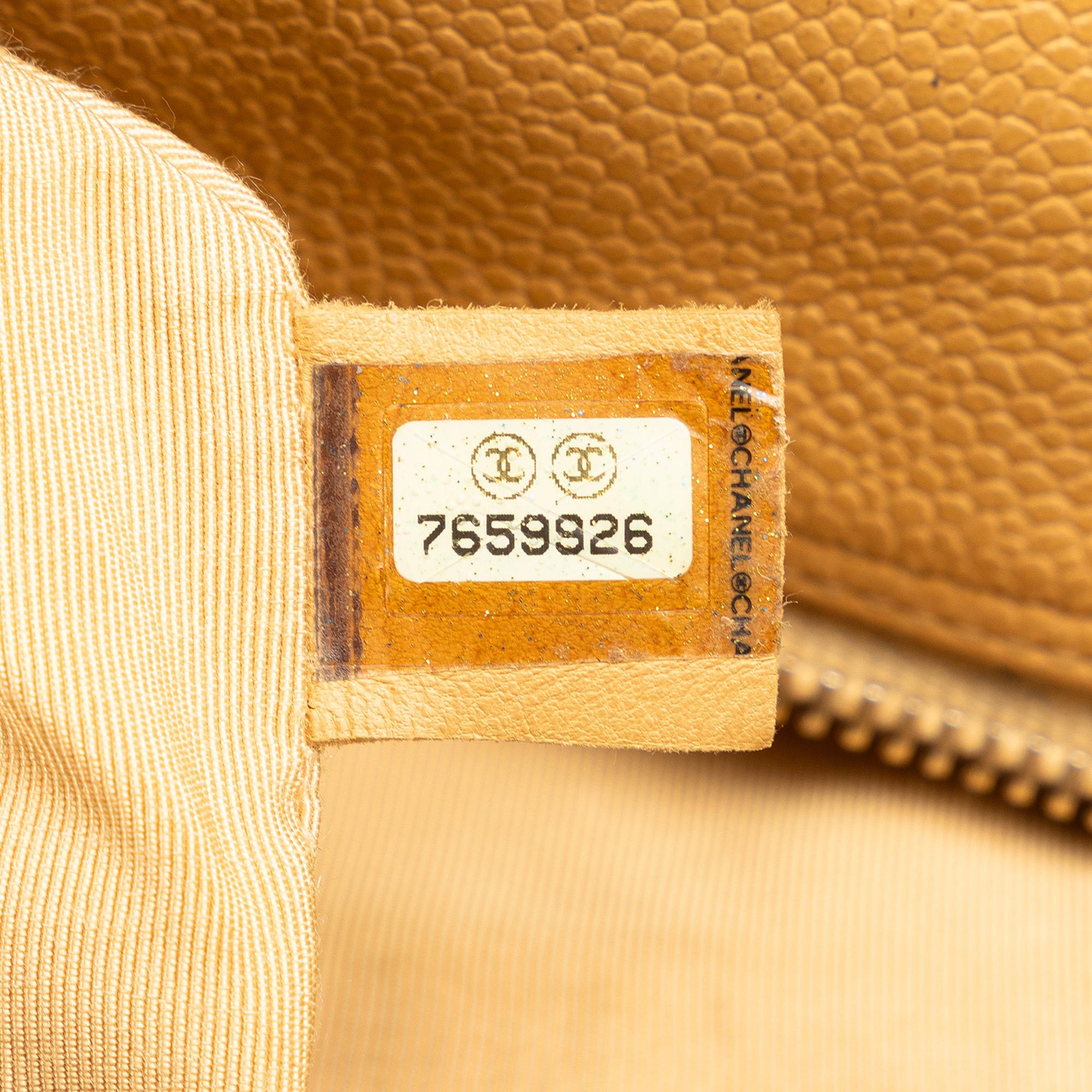 Chanel Caviar Grand Shopping Tote (SHG-ULSTyL)