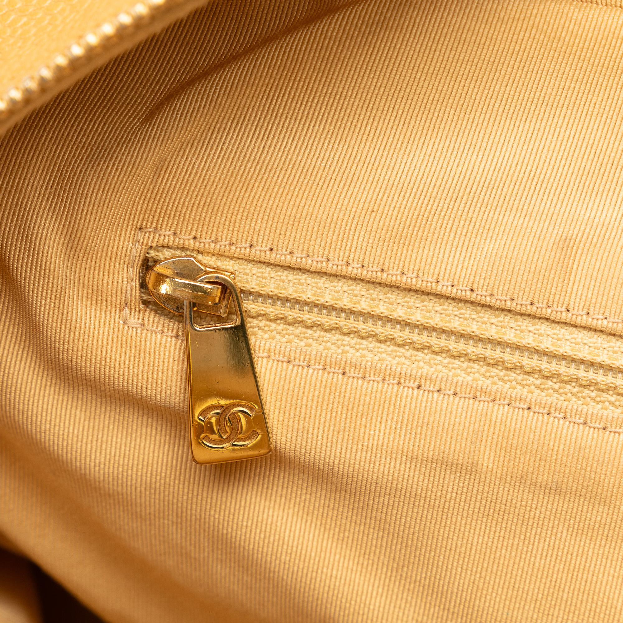Chanel Caviar Grand Shopping Tote (SHG-ULSTyL)