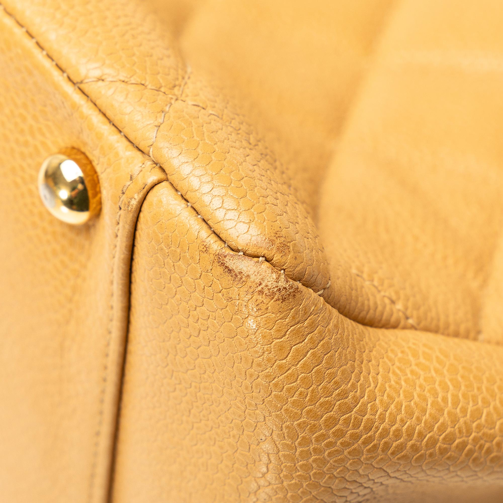 Chanel Caviar Grand Shopping Tote (SHG-ULSTyL)
