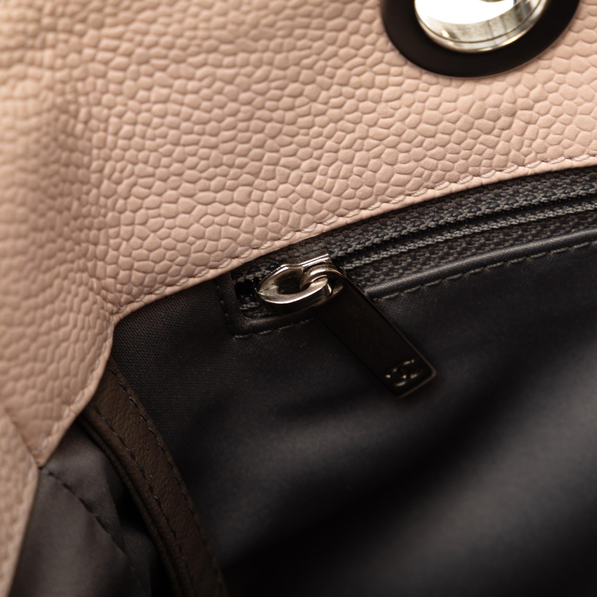 Chanel Caviar Grand Shopping Tote (SHG-QS2NB1)