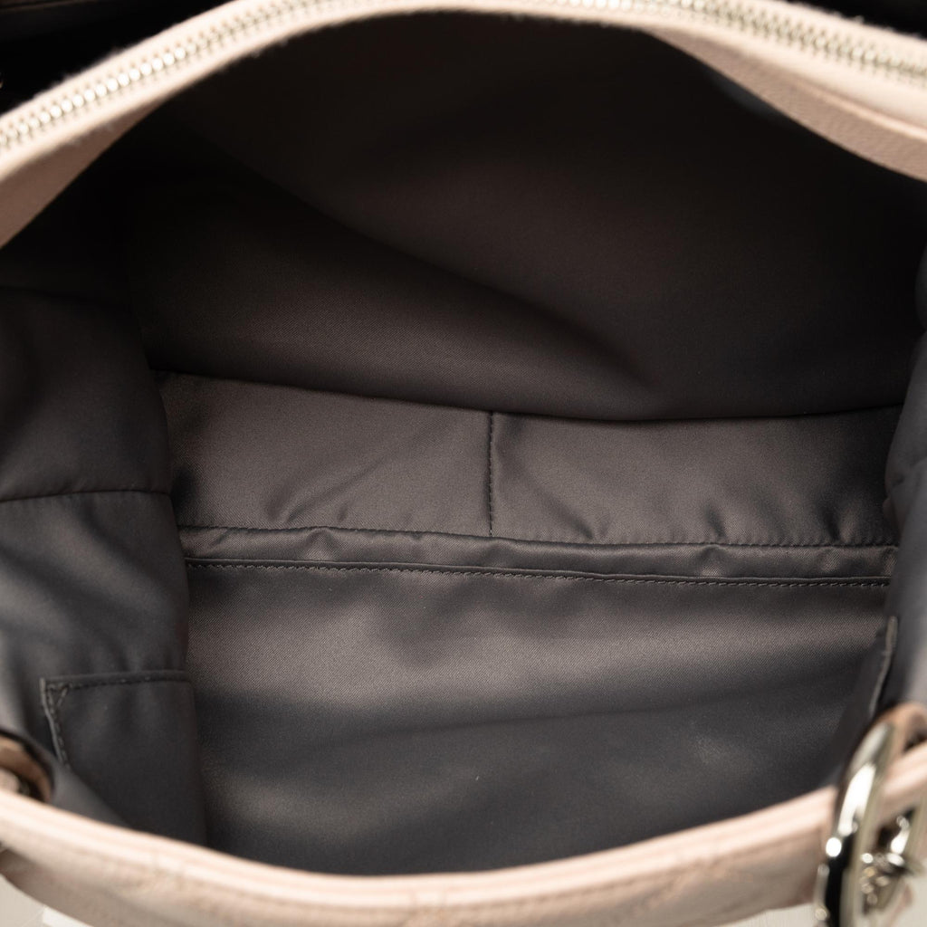 Chanel Caviar Grand Shopping Tote (SHG-QS2NB1)