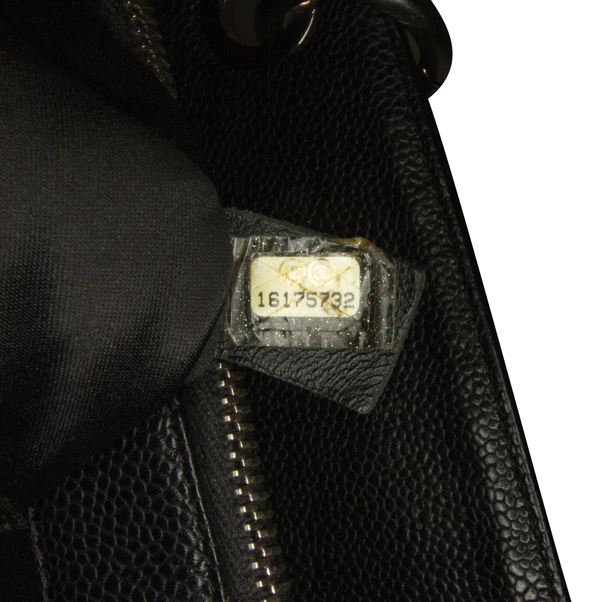 Chanel Caviar Grand Shopping Tote (SHG-TkcRLP)