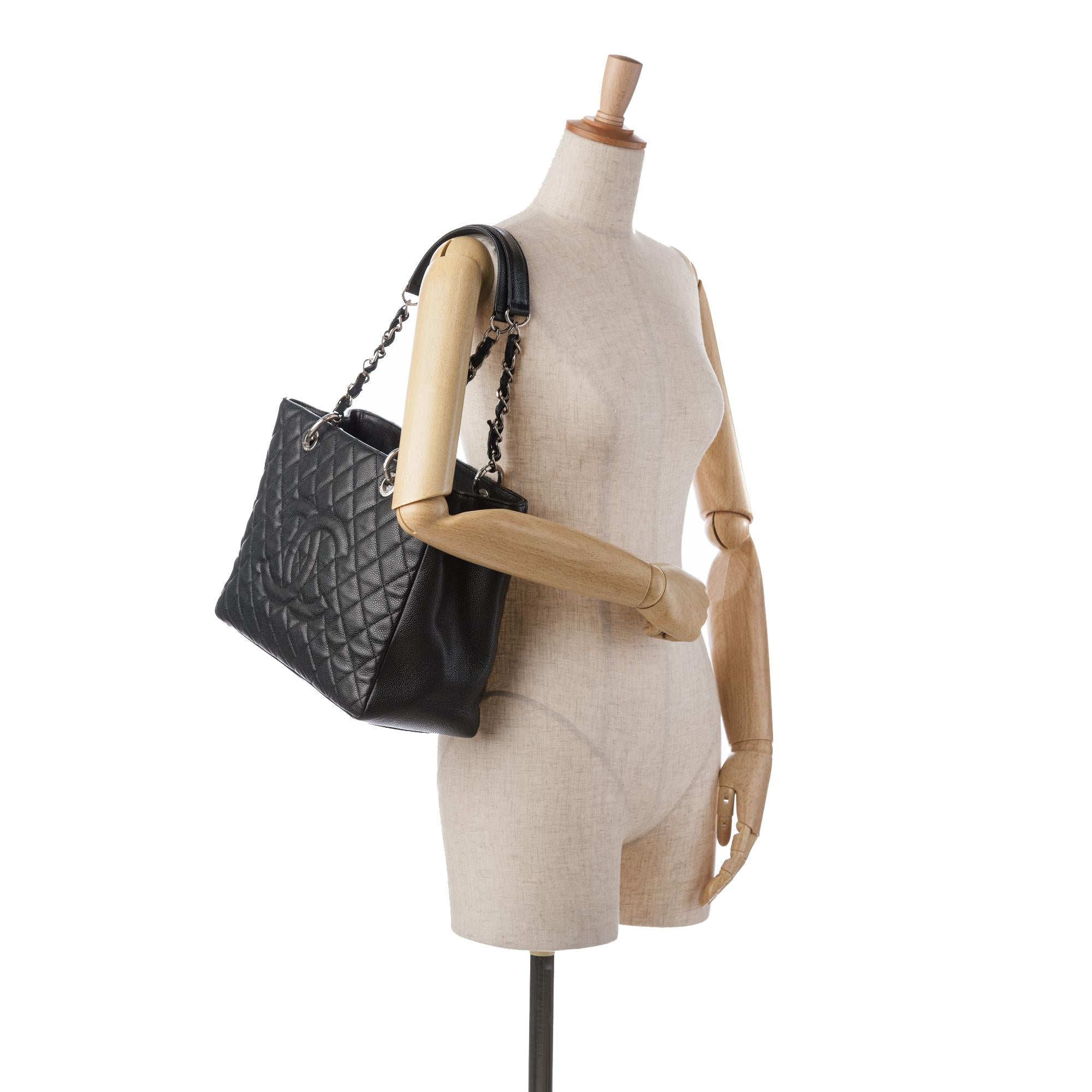 Chanel Caviar Grand Shopping Tote (SHG-TkcRLP)