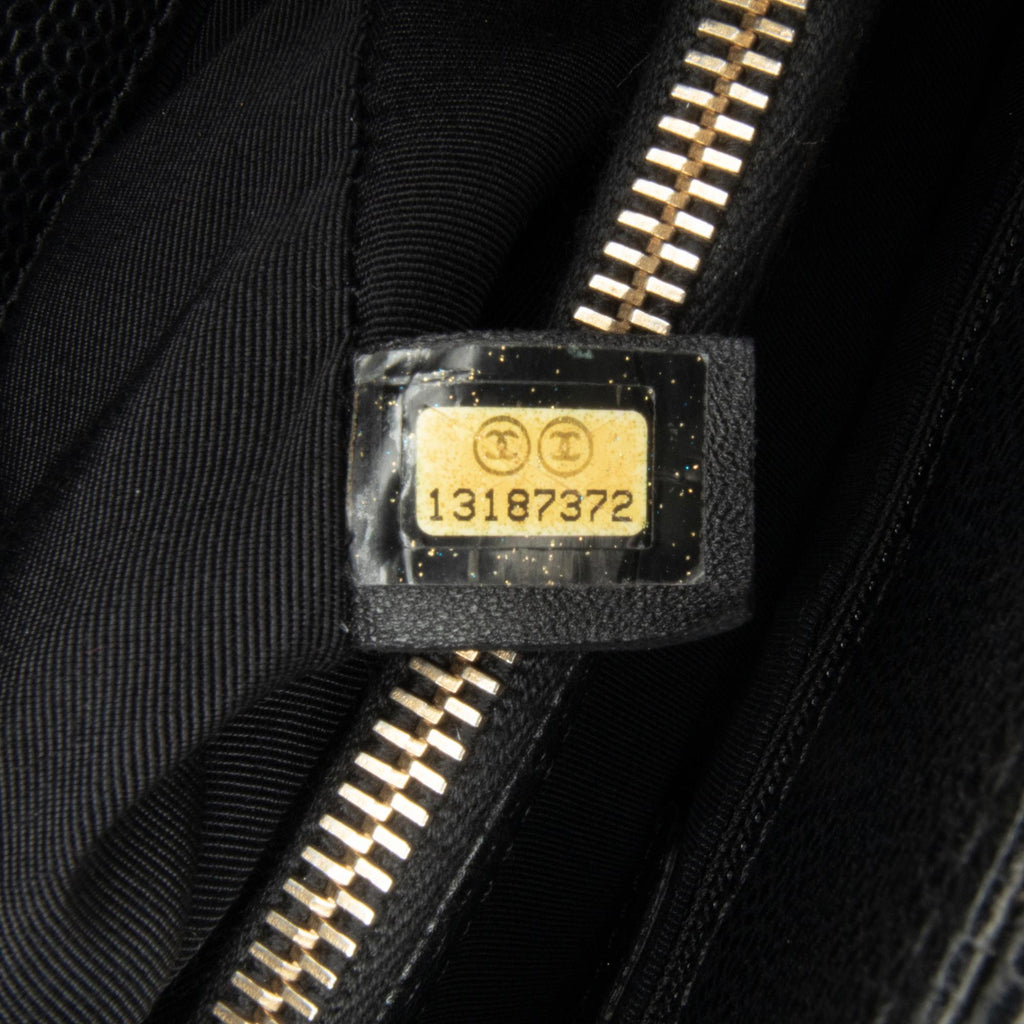 Chanel Caviar Grand Shopping Tote (SHG-uwjTqA)