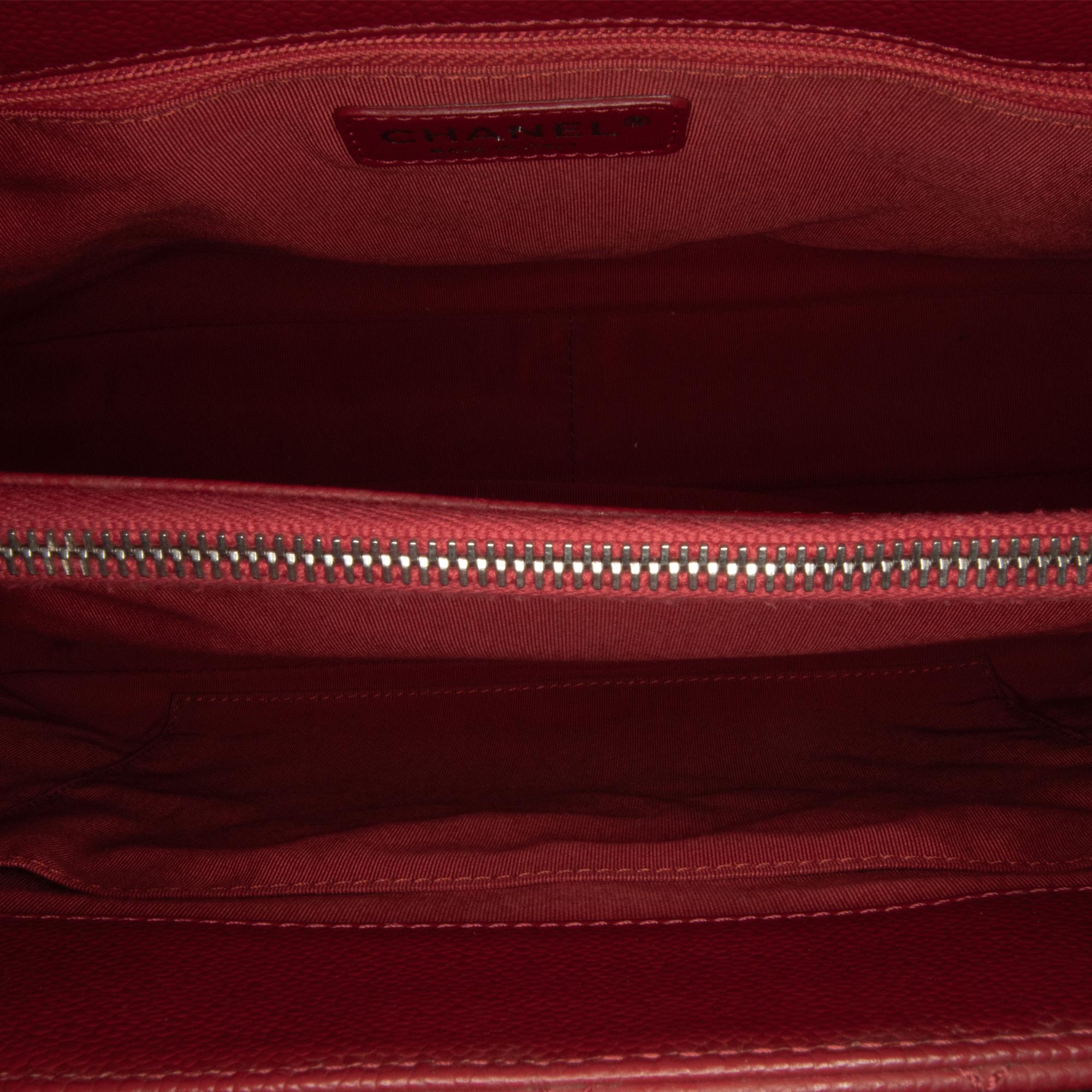 Chanel Caviar Grand Shopping Tote (SHG-HTwCiV)