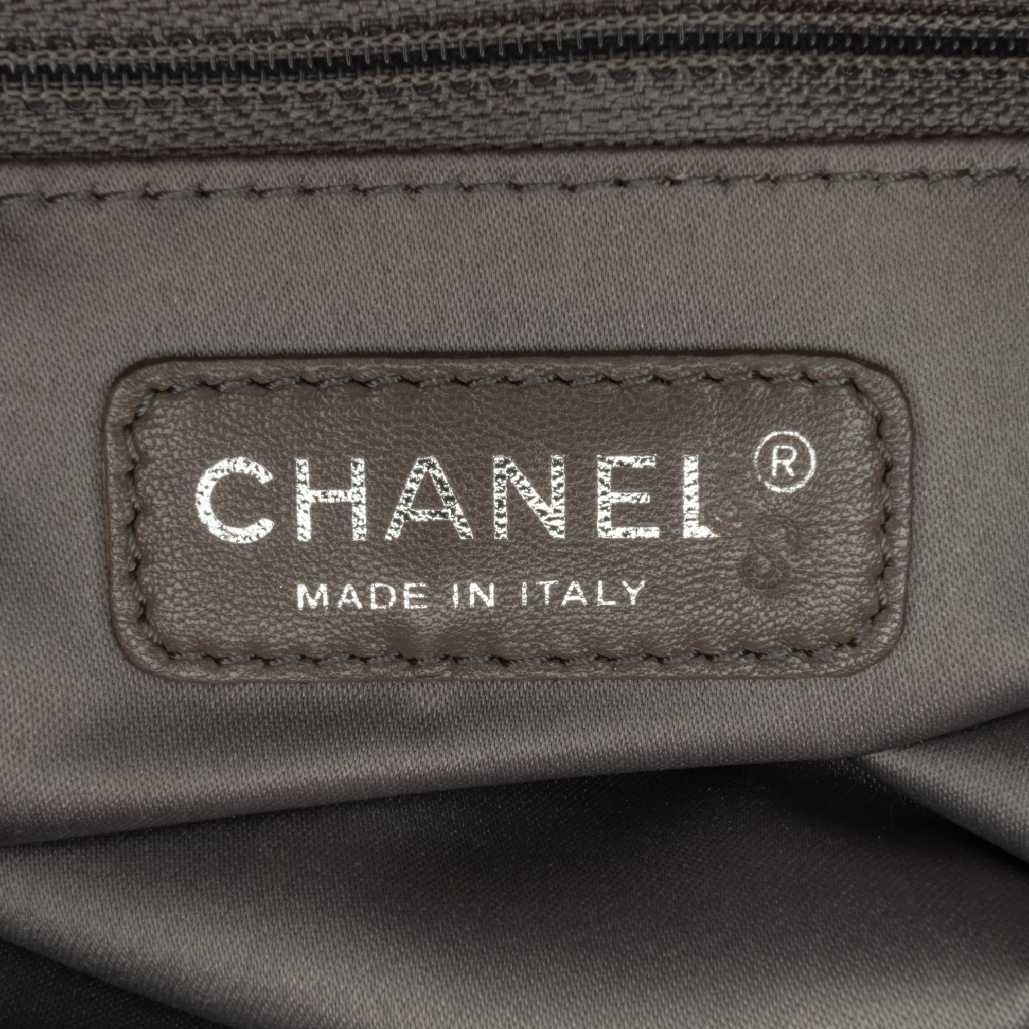 Chanel Caviar Grand Shopping Tote (SHG-3eQltj)
