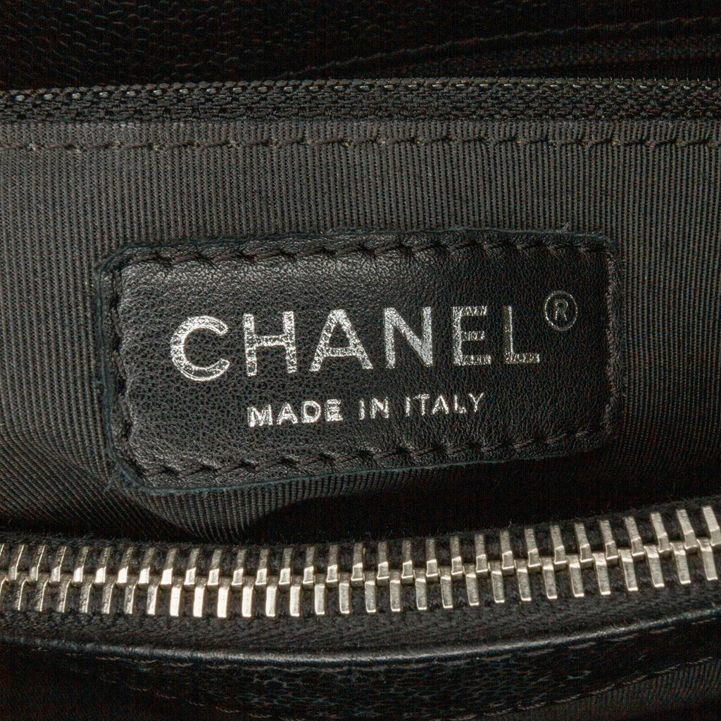 Chanel Caviar Grand Shopping Tote (SHG-98Iuj8)