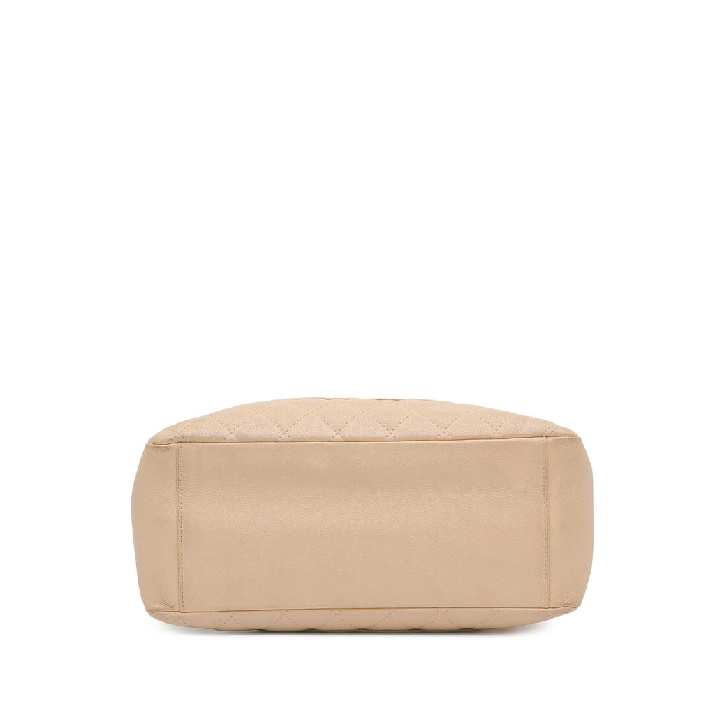 Chanel Caviar Grand Shopping Tote (SHG-V5TxH5)