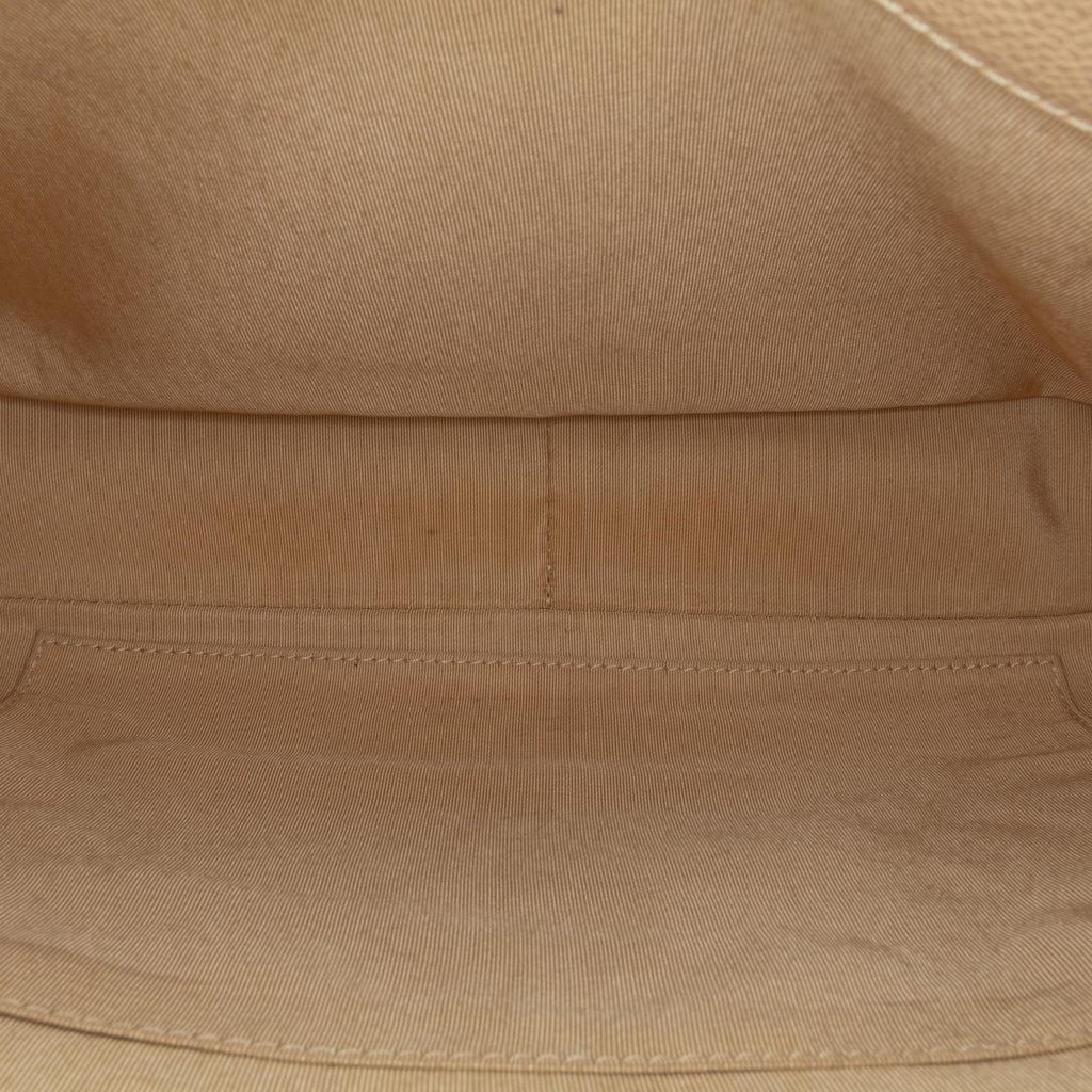 Chanel Caviar Grand Shopping Tote (SHG-V5TxH5)