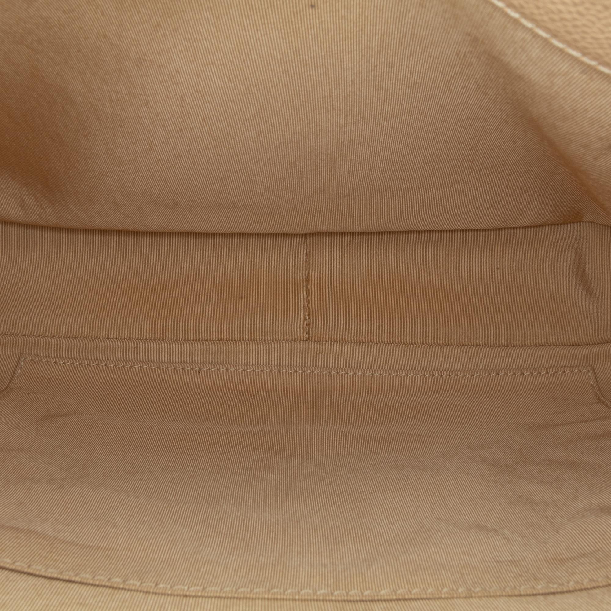 Chanel Caviar Grand Shopping Tote (SHG-V5TxH5)