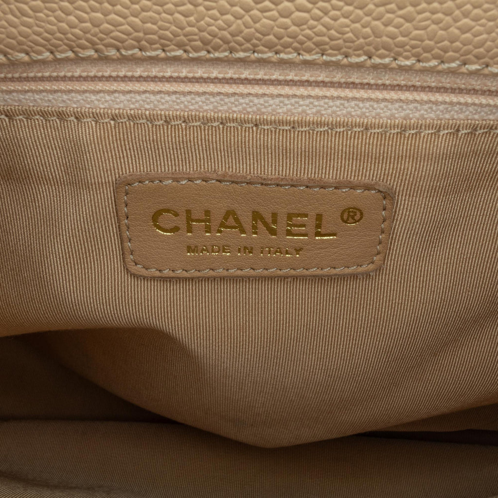 Chanel Caviar Grand Shopping Tote (SHG-V5TxH5)