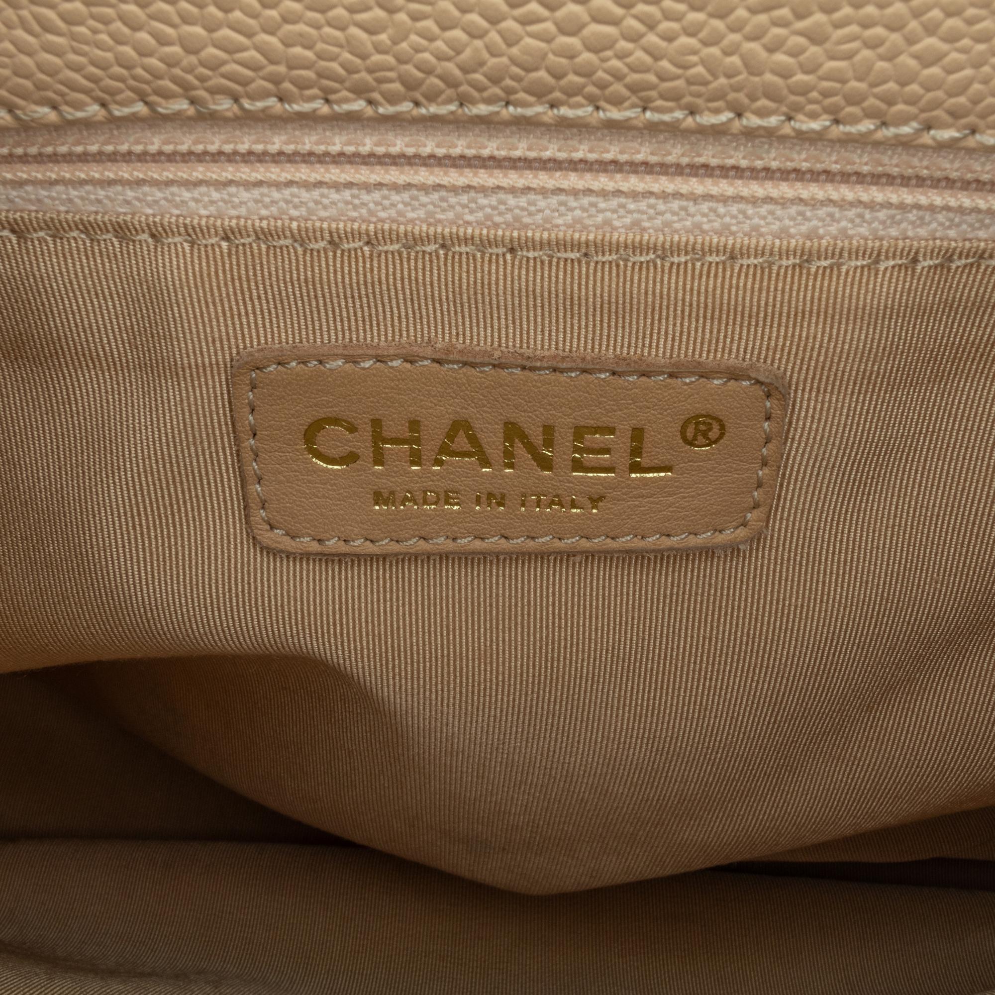 Chanel Caviar Grand Shopping Tote (SHG-V5TxH5)