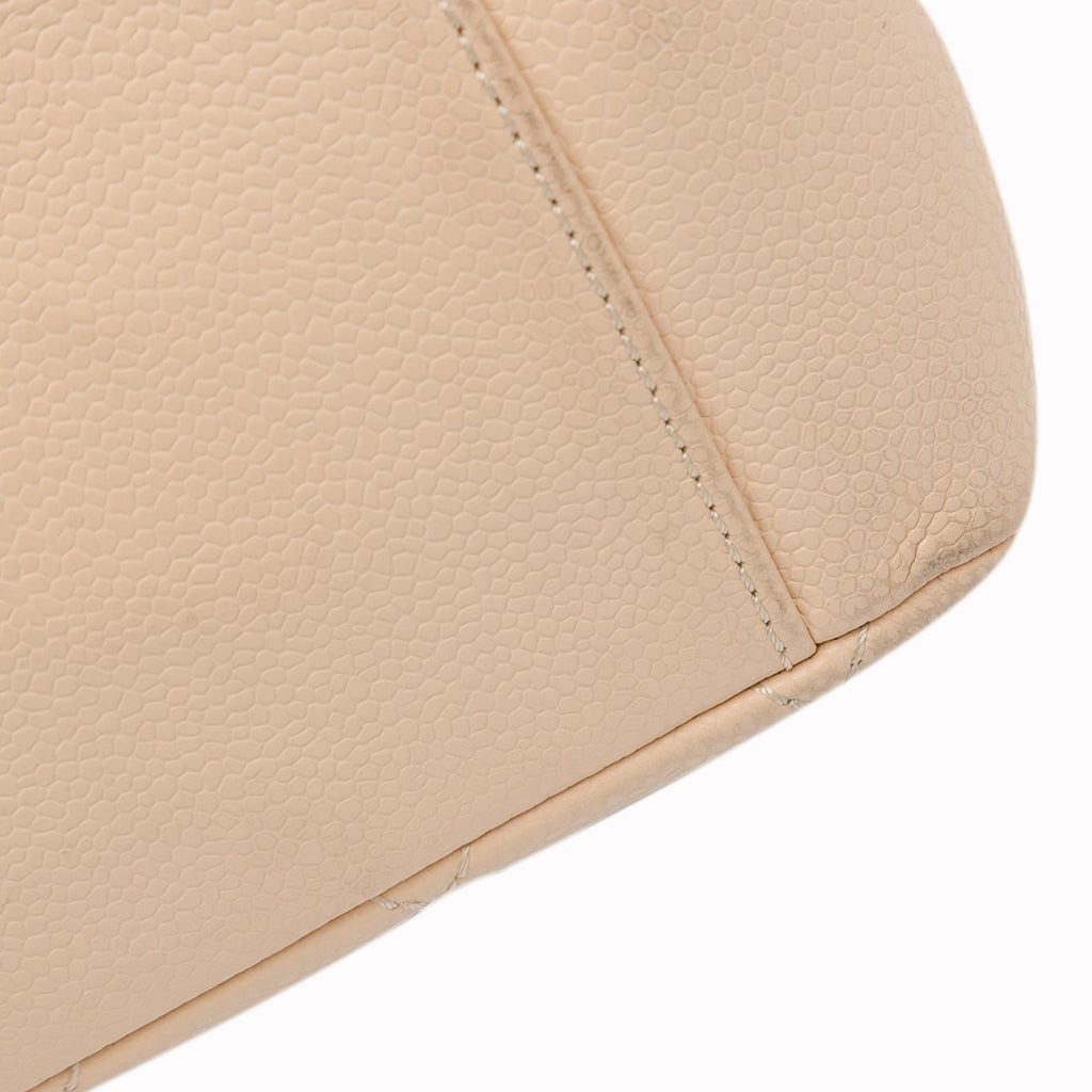 Chanel Caviar Grand Shopping Tote (SHG-V5TxH5)