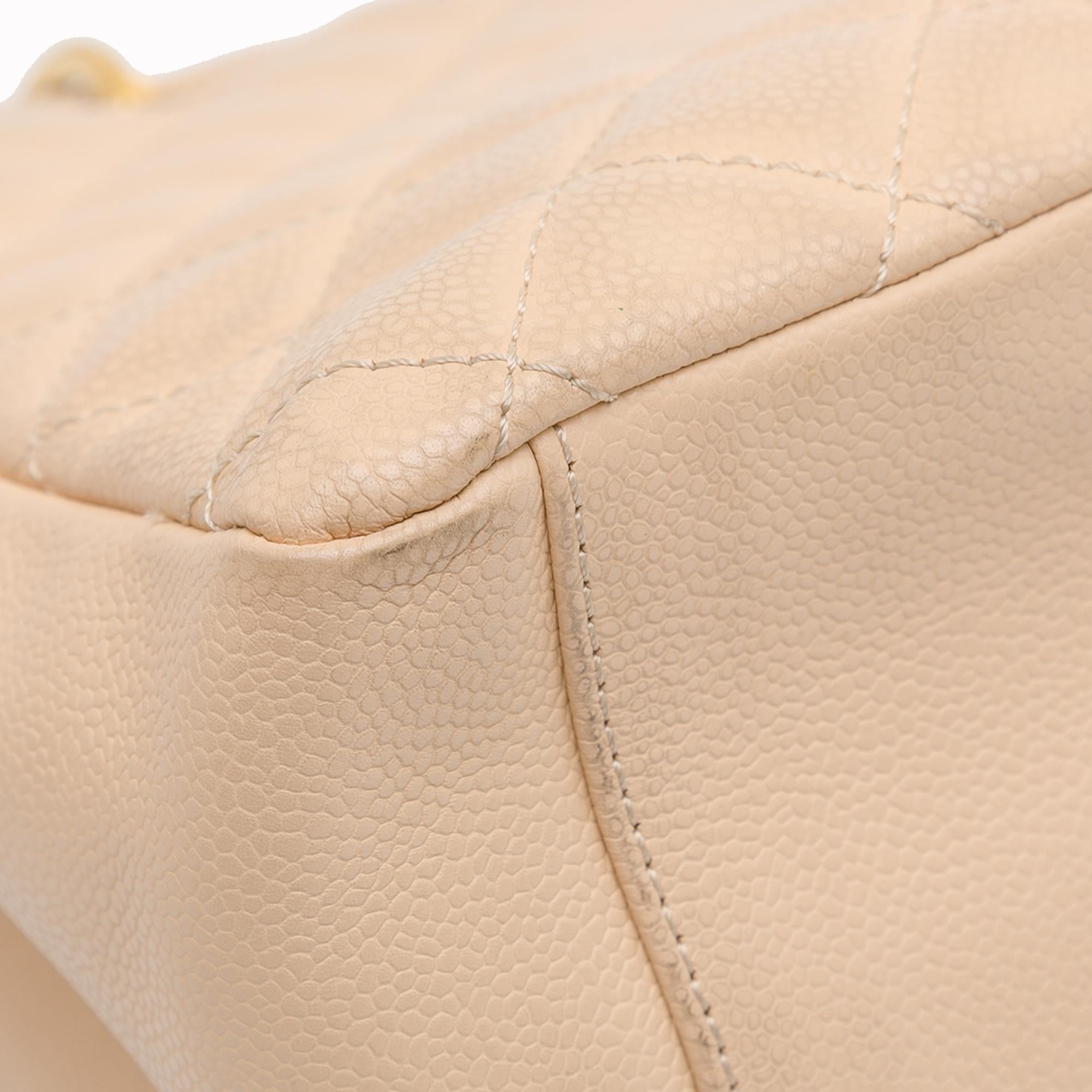 Chanel Caviar Grand Shopping Tote (SHG-V5TxH5)