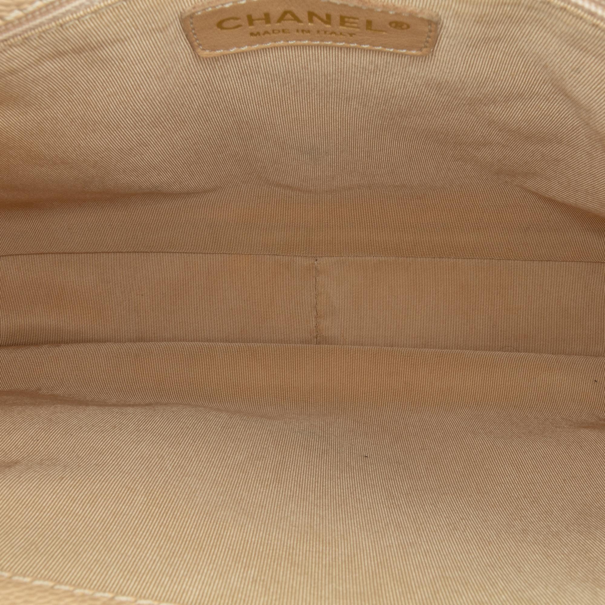 Chanel Caviar Grand Shopping Tote (SHG-V5TxH5)
