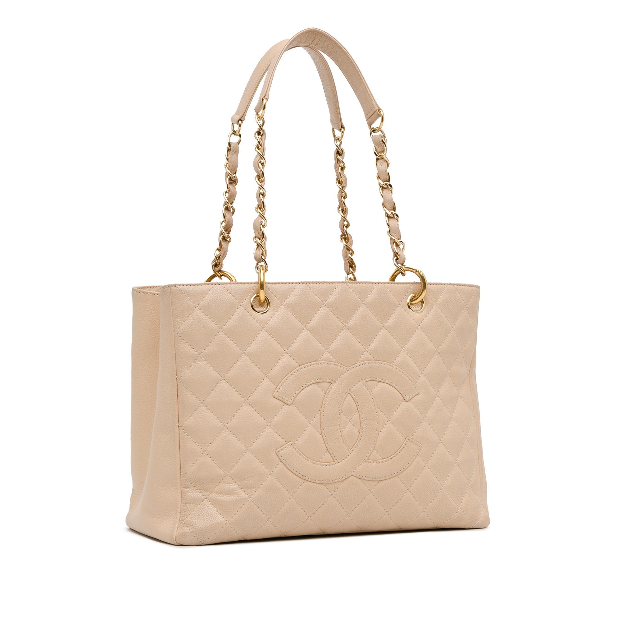 Chanel Caviar Grand Shopping Tote (SHG-V5TxH5)
